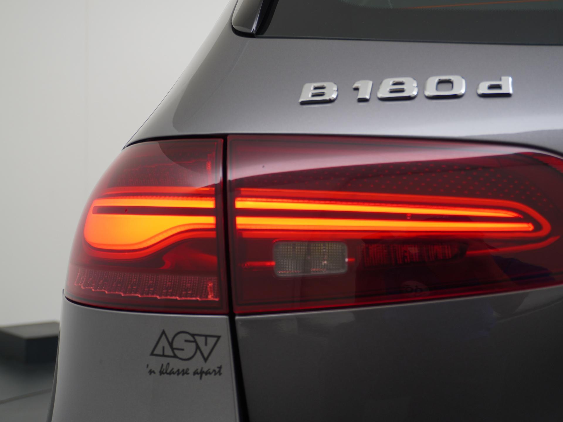 Mercedes-Benz B-Klasse 180d Luxury Line 16