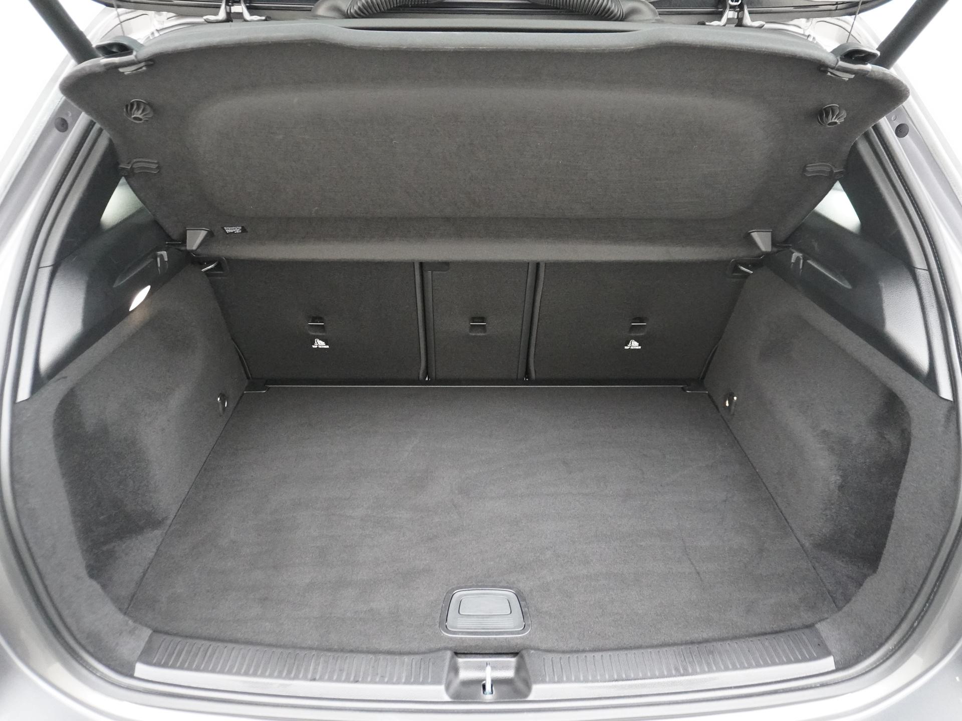 Mercedes-Benz B-Klasse 180d Luxury Line 17