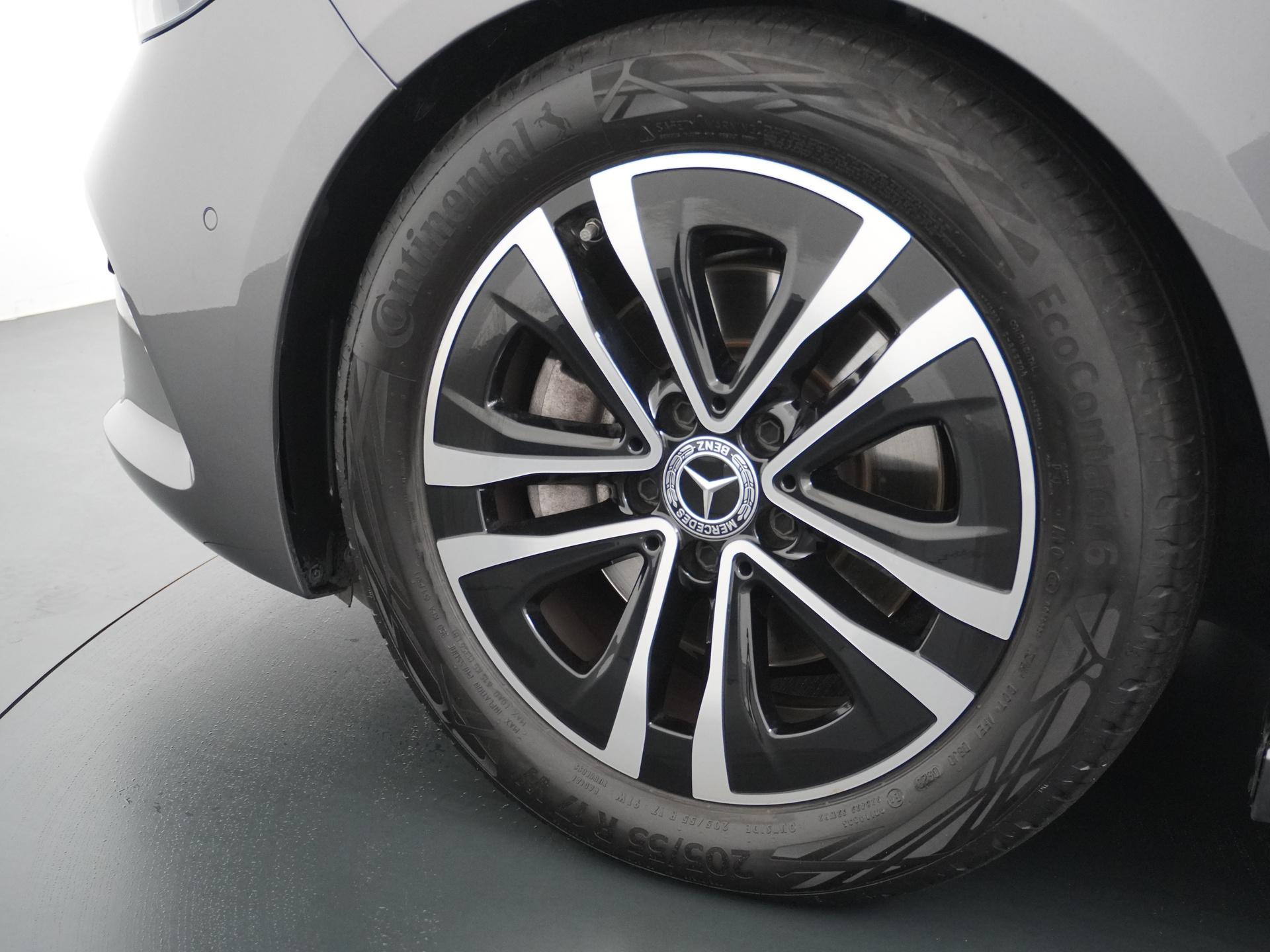 Mercedes-Benz B-Klasse 180d Luxury Line 19