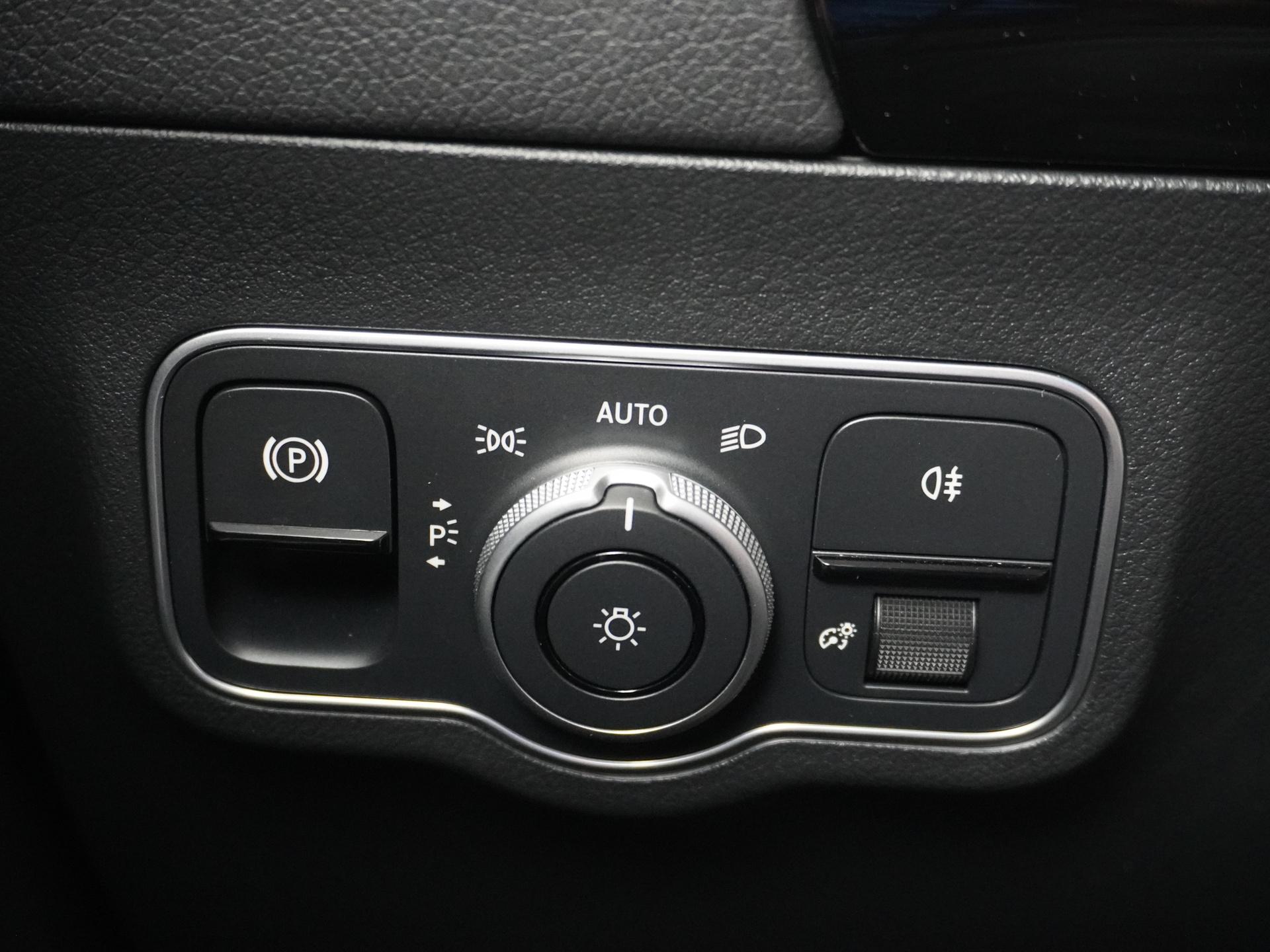 Mercedes-Benz B-Klasse 180d Luxury Line 28