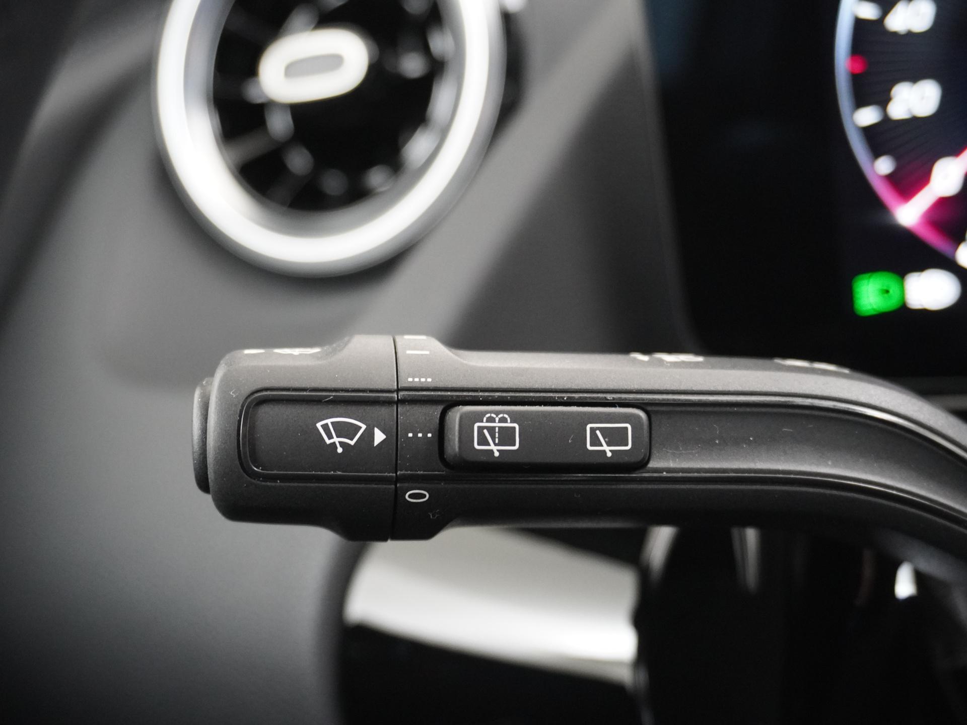 Mercedes-Benz B-Klasse 180d Luxury Line 29