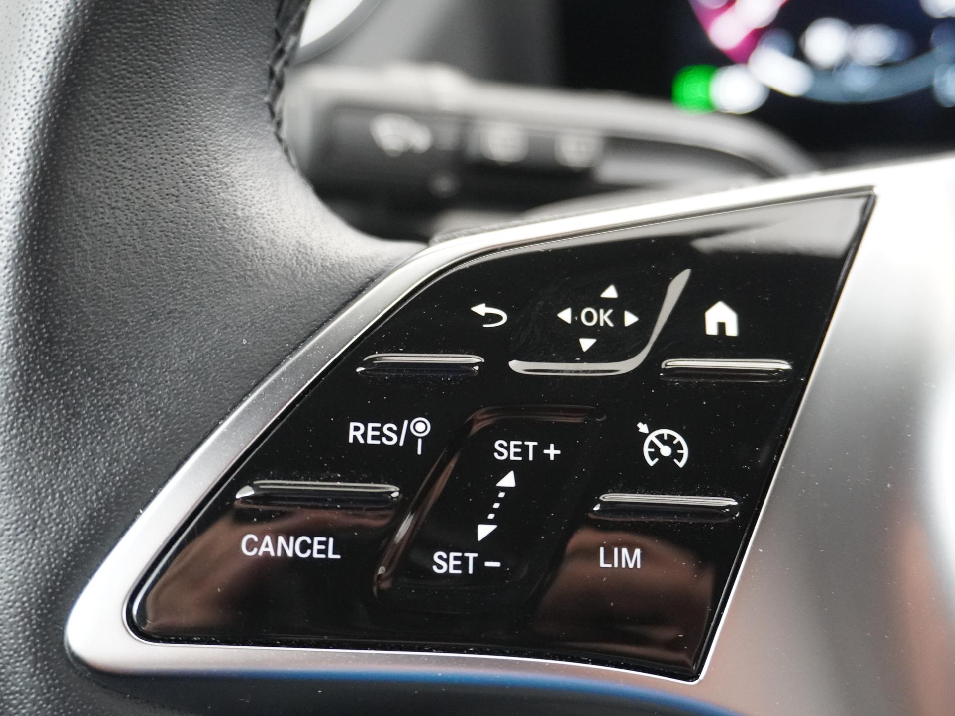 Mercedes-Benz B-Klasse 180d Luxury Line 32