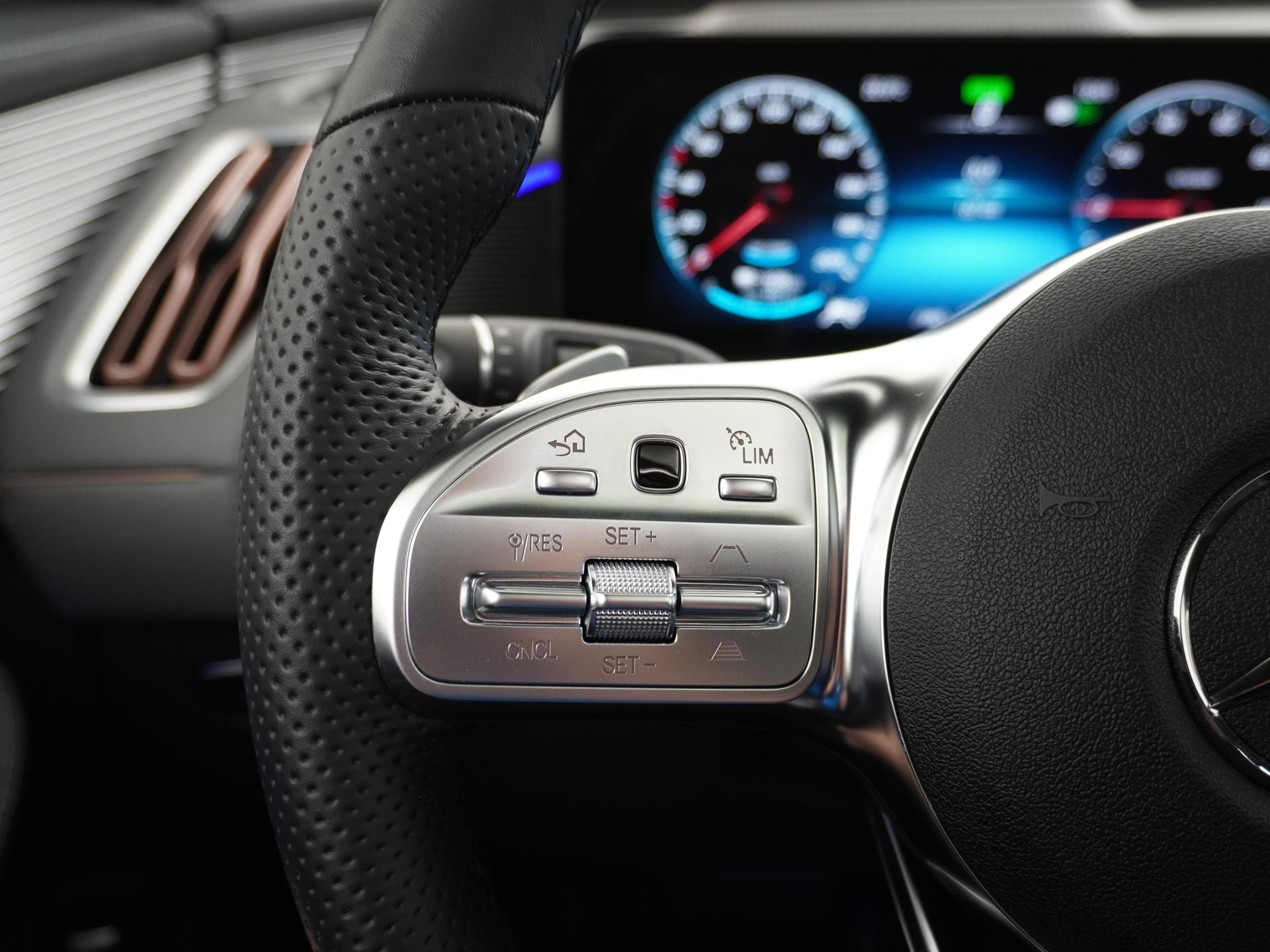 Mercedes-Benz EQC 400 4MATIC AMG Line 80 kWh Accu 33