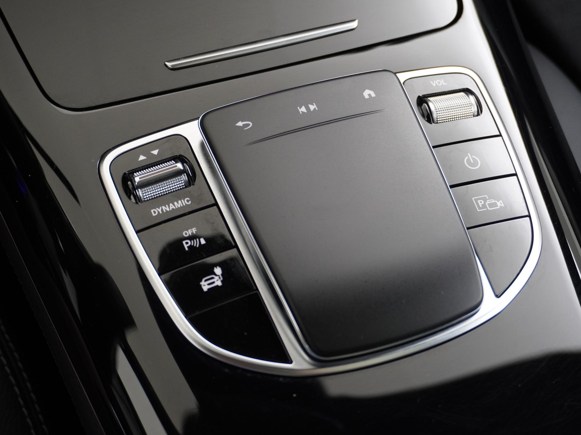 Mercedes-Benz EQC 400 4MATIC AMG Line 80 kWh Accu 46