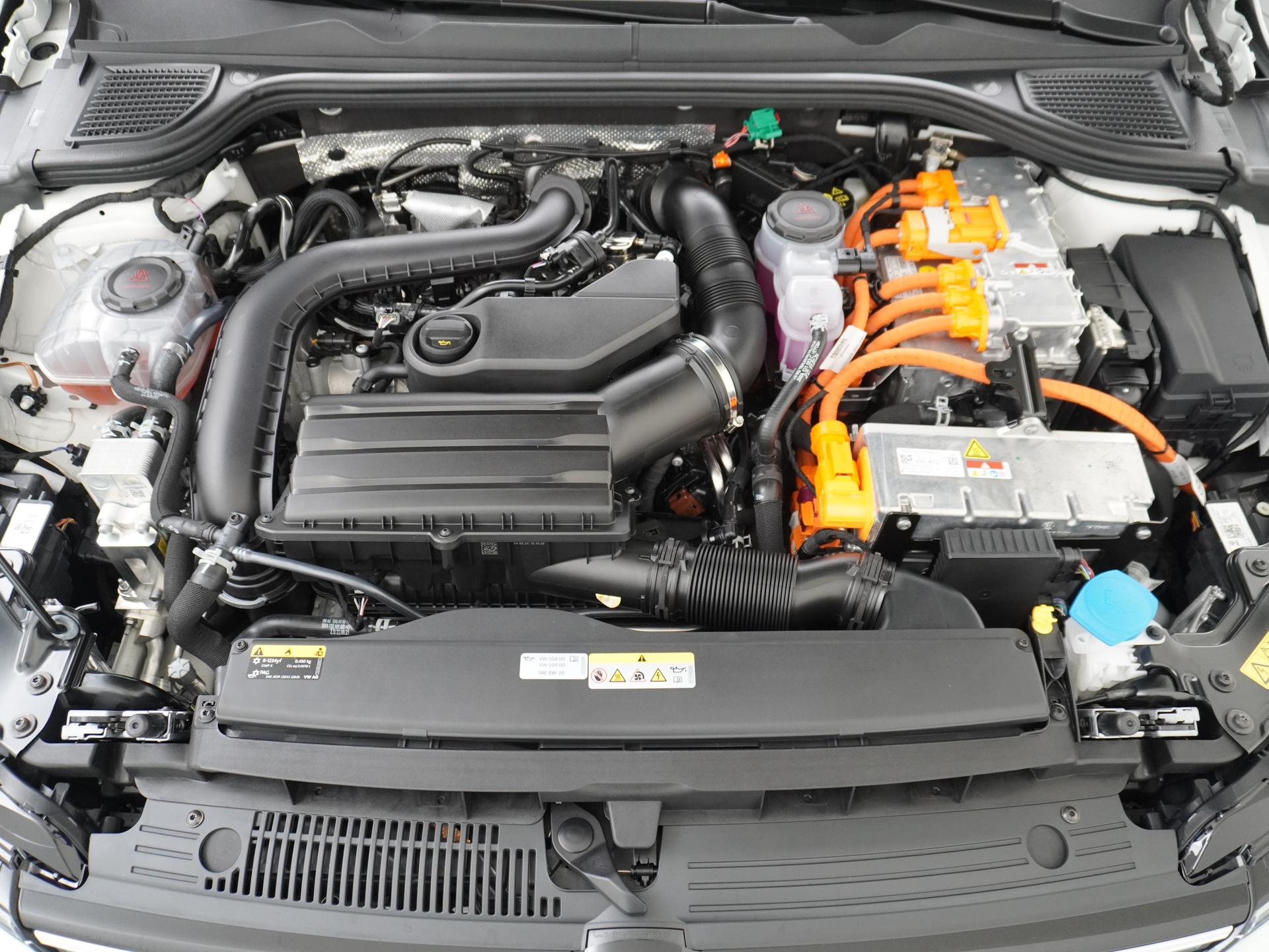 Volkswagen Golf 1.5 eHybrid 50 Edition 11