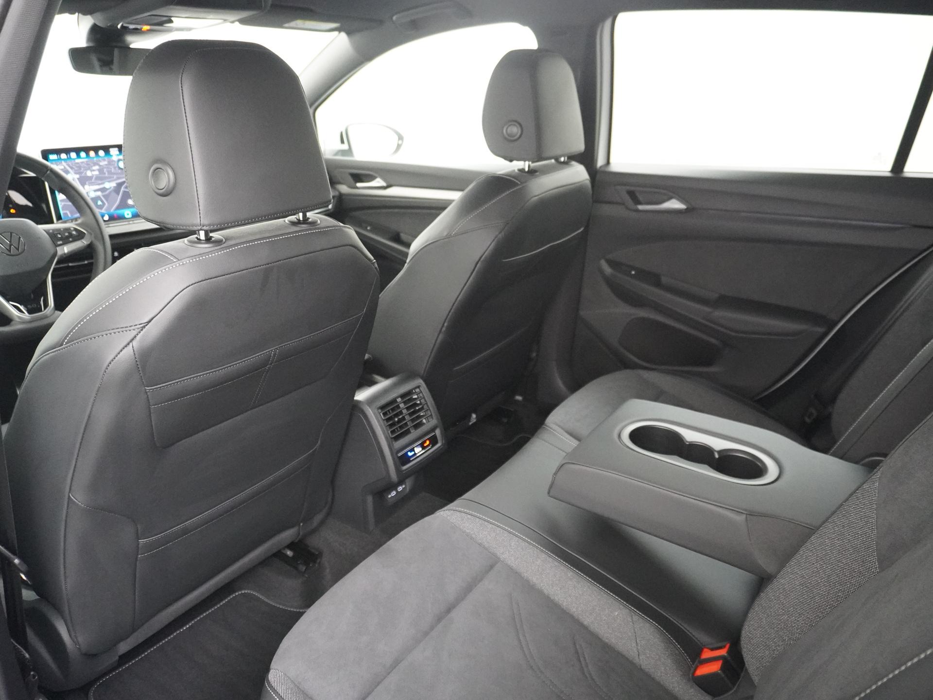 Volkswagen Golf 1.5 eHybrid 50 Edition 17