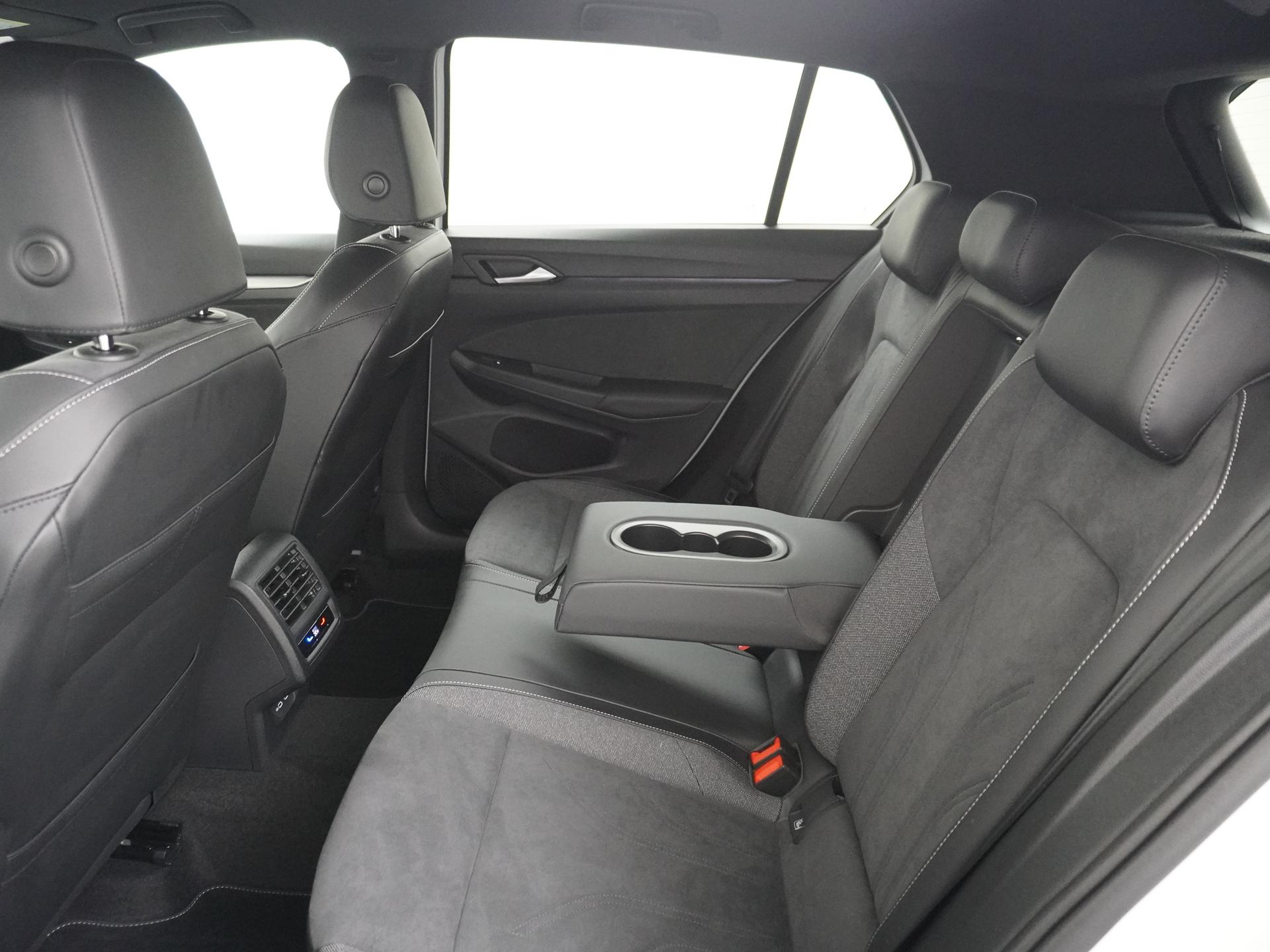 Volkswagen Golf 1.5 eHybrid 50 Edition 18
