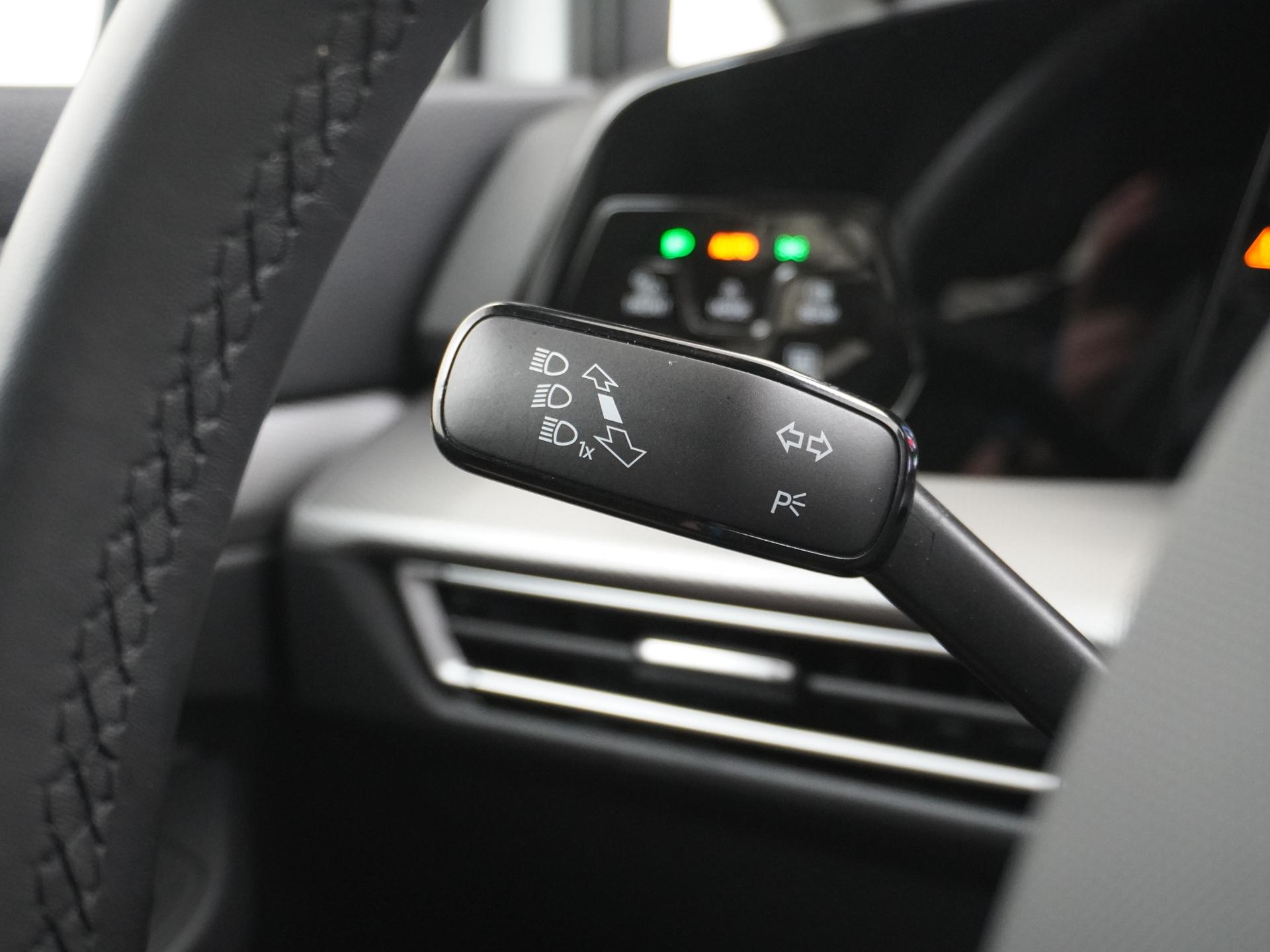 Volkswagen Golf 1.5 eHybrid 50 Edition 24