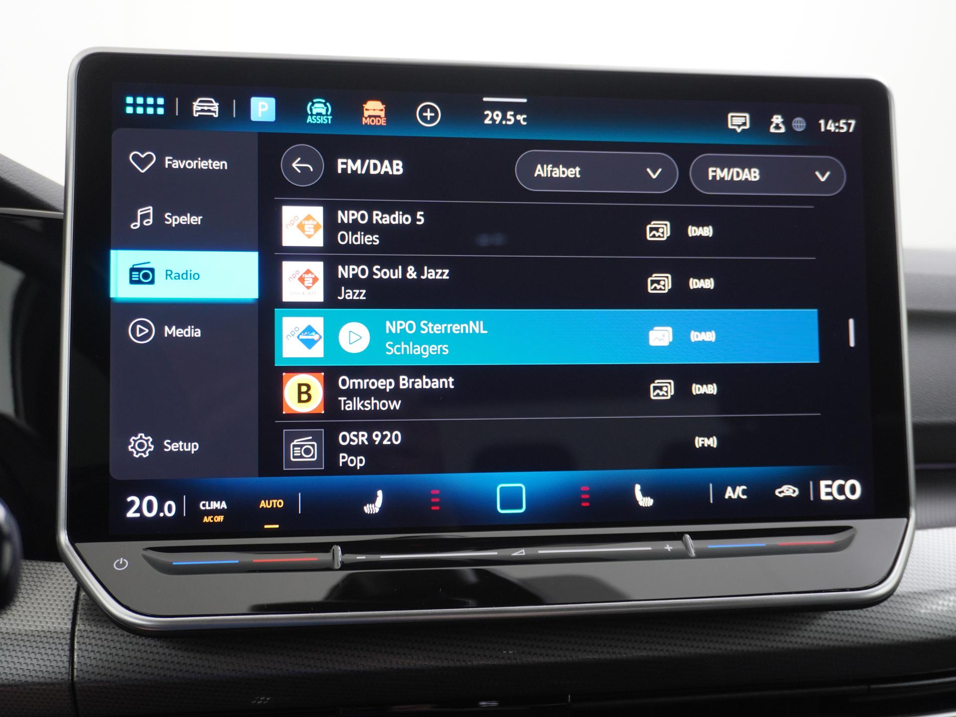 Volkswagen Golf 1.5 eHybrid 50 Edition 32