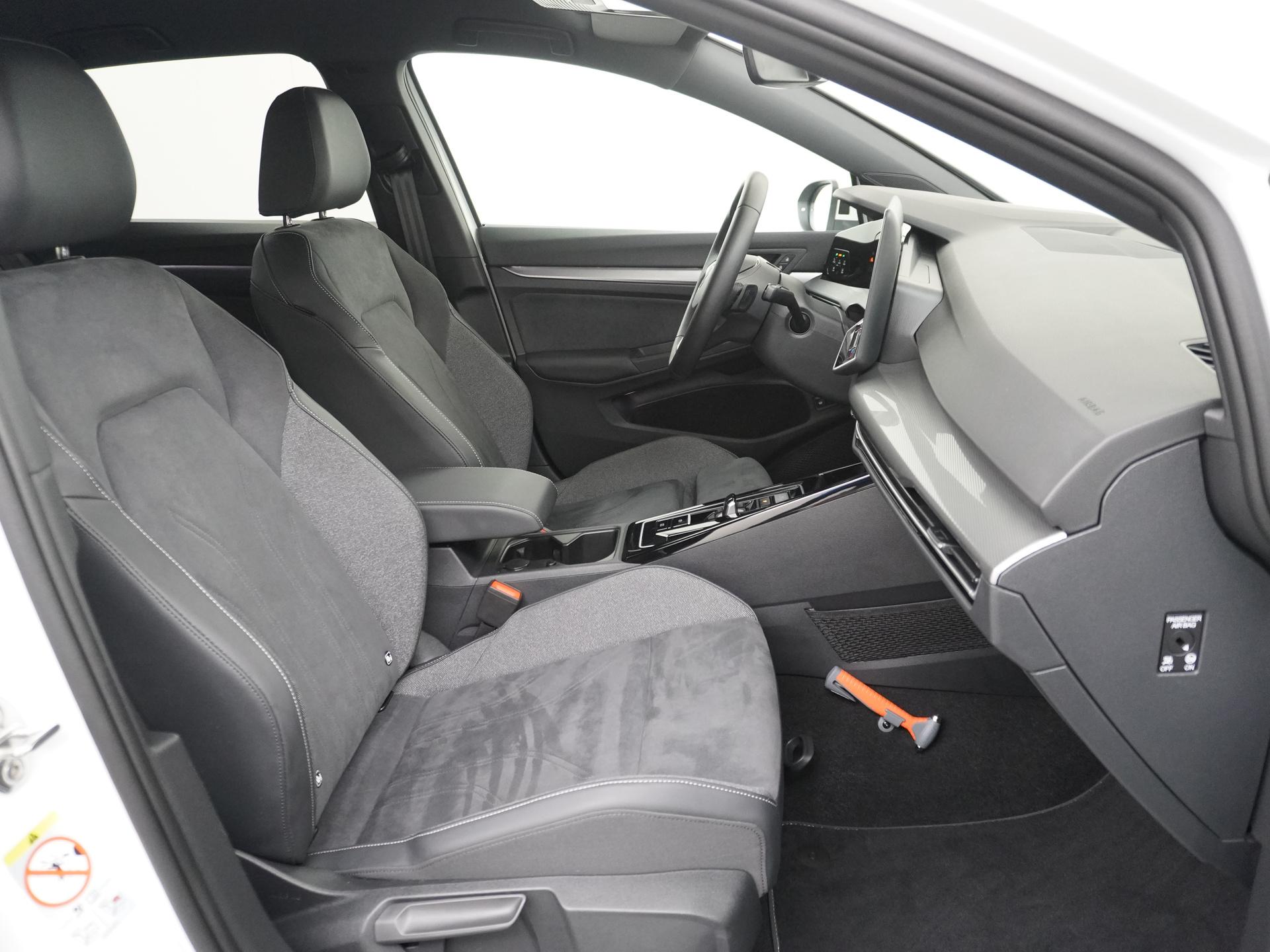 Volkswagen Golf 1.5 eHybrid 50 Edition 39