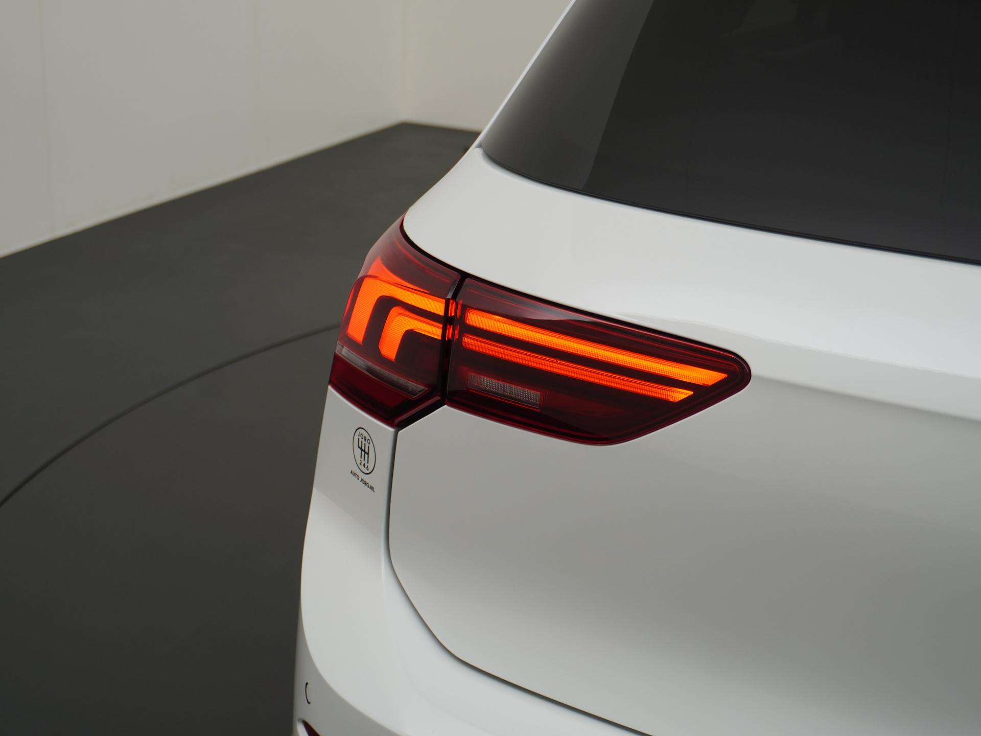 Volkswagen Golf 1.5 eHybrid 50 Edition 4