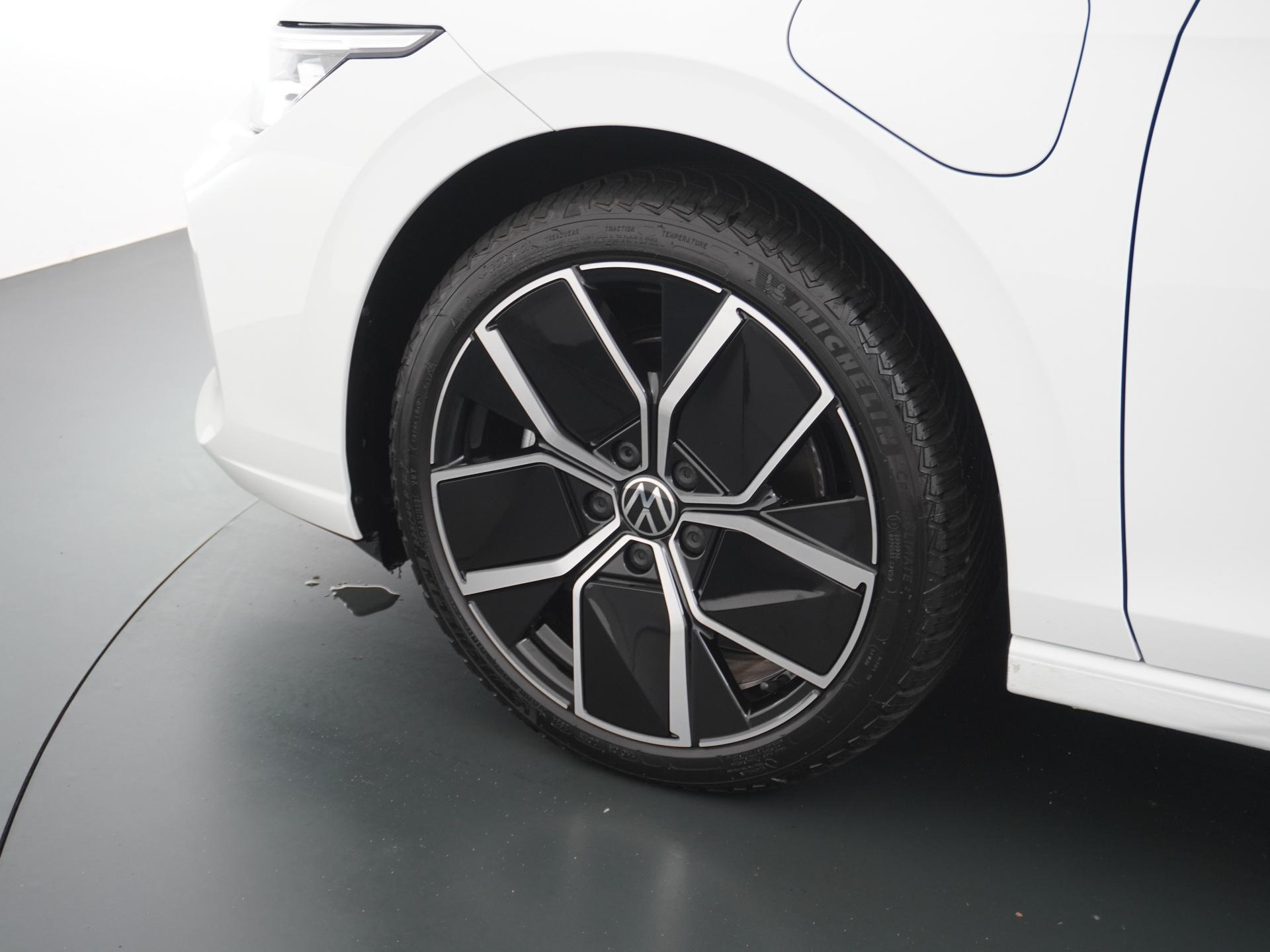 Volkswagen Golf 1.5 eHybrid 50 Edition 7
