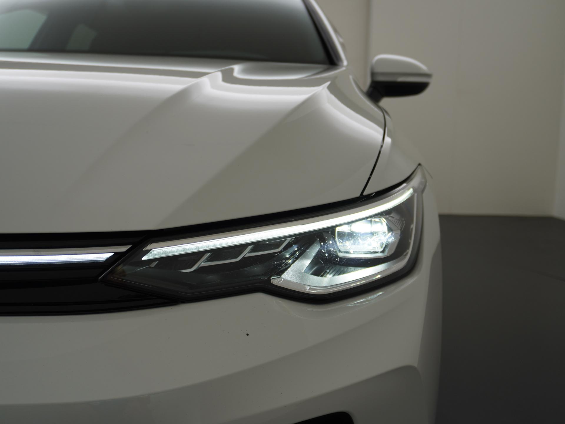 Volkswagen Golf 1.5 eHybrid 50 Edition 8