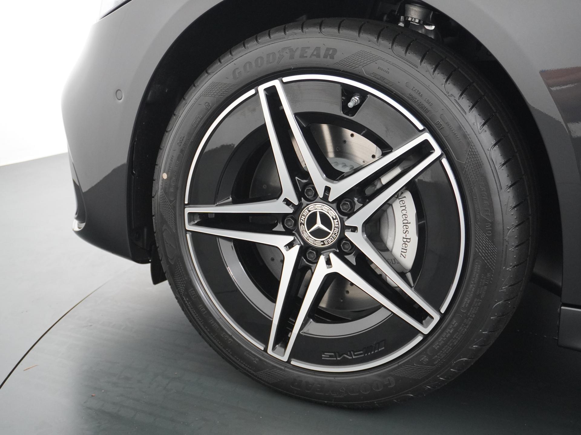 Mercedes-Benz C-Klasse Estate 300 e Business Solution AMG 16