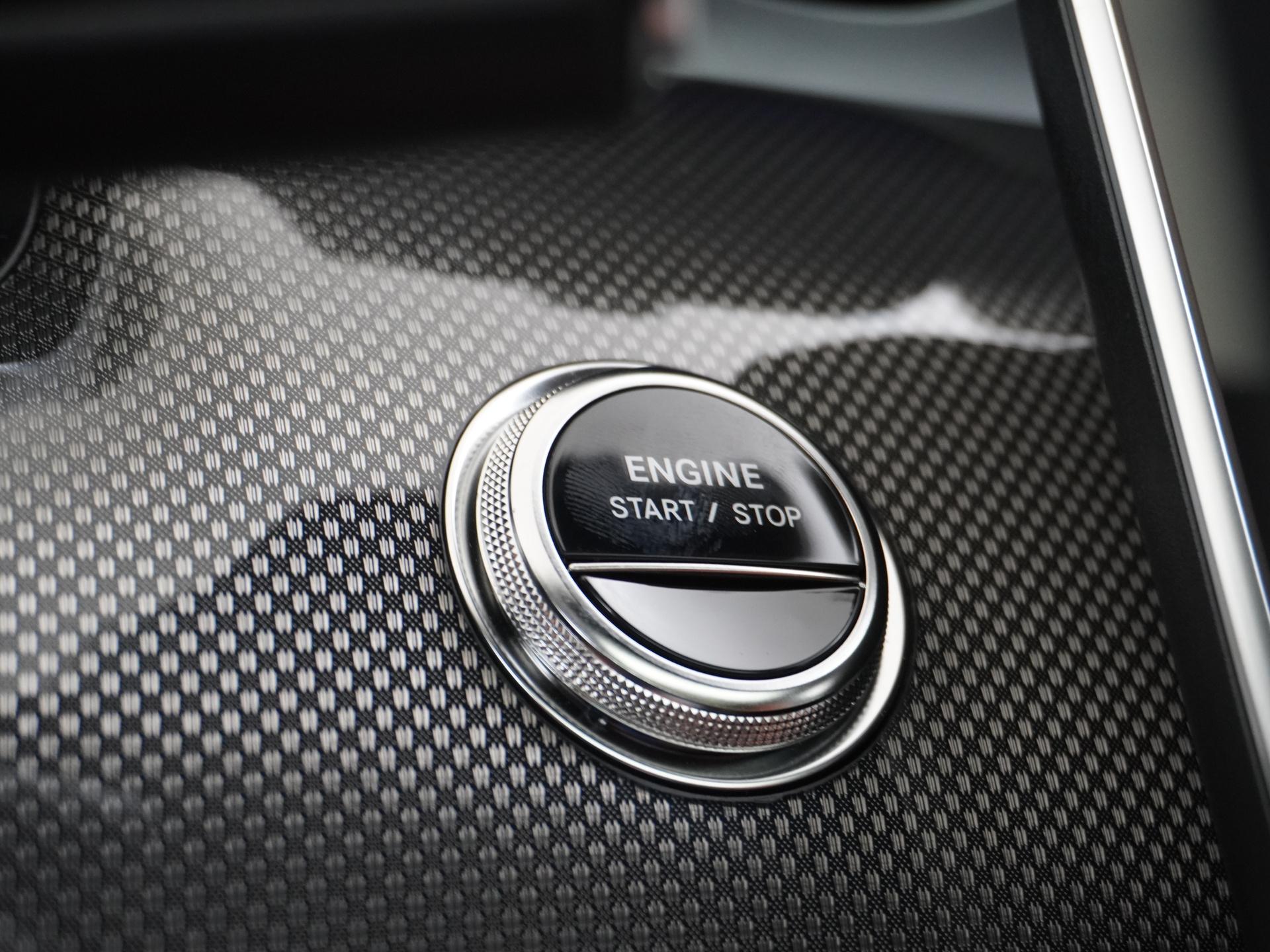 Mercedes-Benz C-Klasse Estate 300 e Business Solution AMG 33