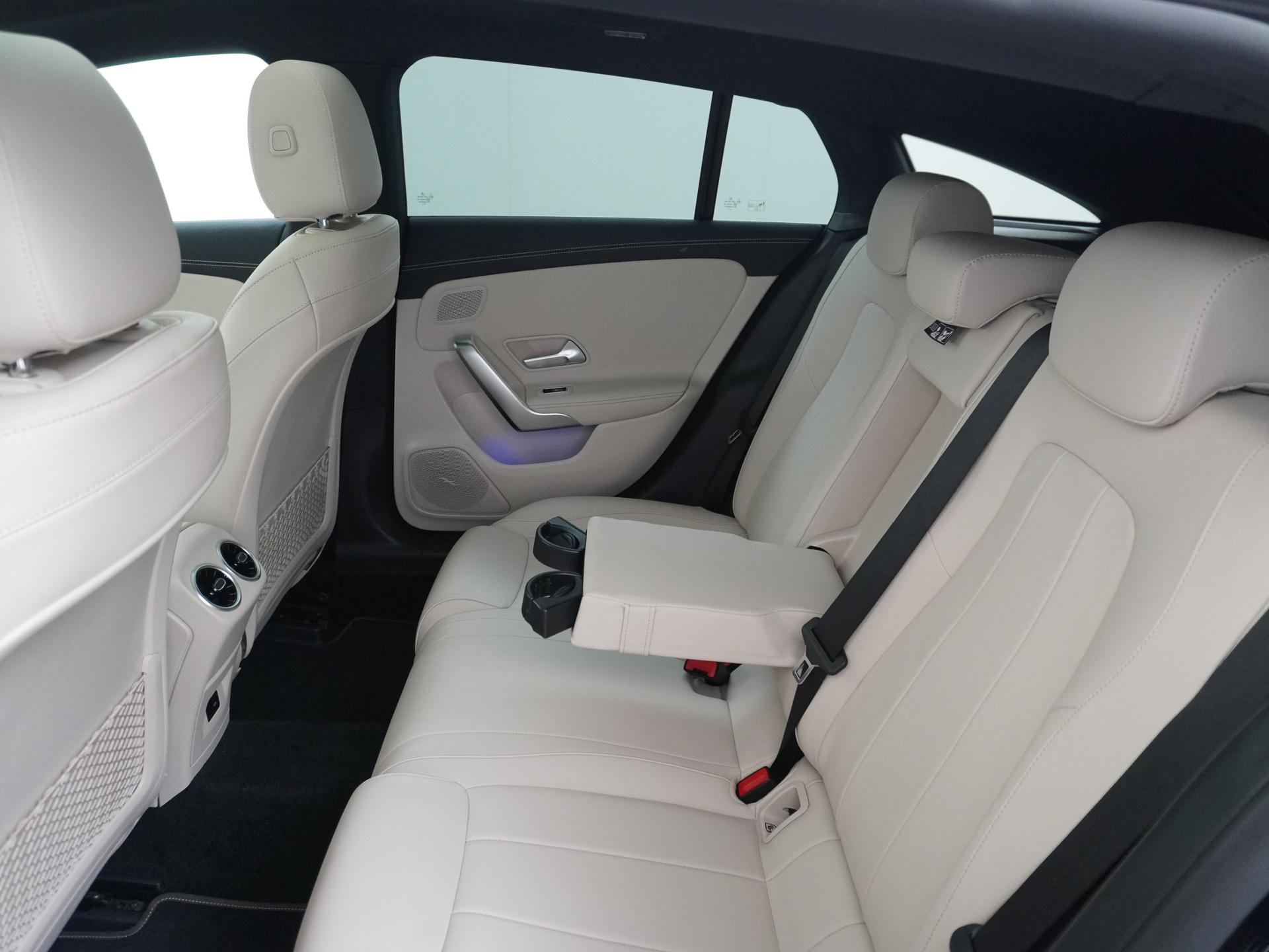 Mercedes-Benz CLA-Klasse Shooting Brake 200 Business Solution Luxury 25