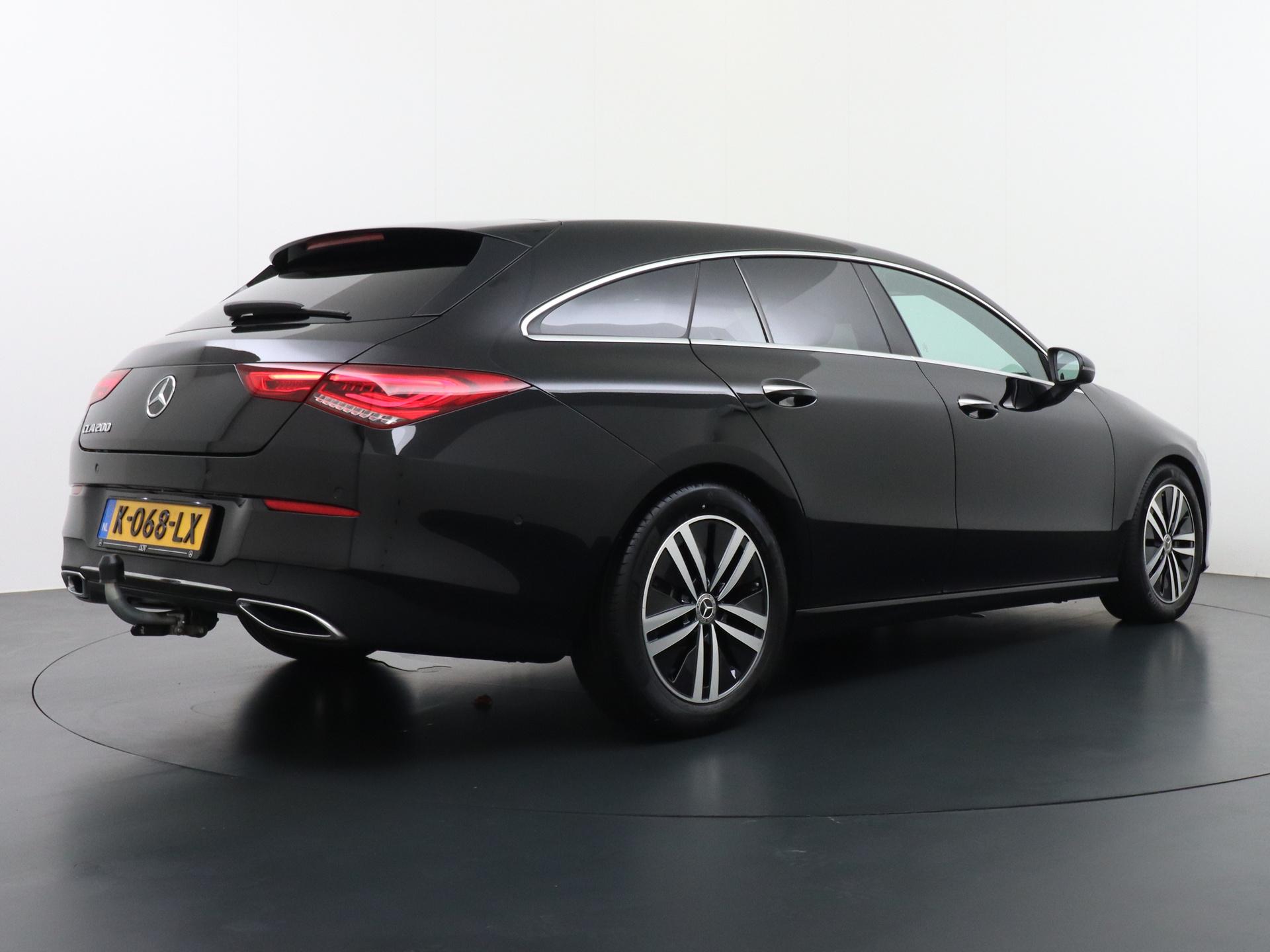 Mercedes-Benz CLA-Klasse Shooting Brake 200 Business Solution Luxury 4