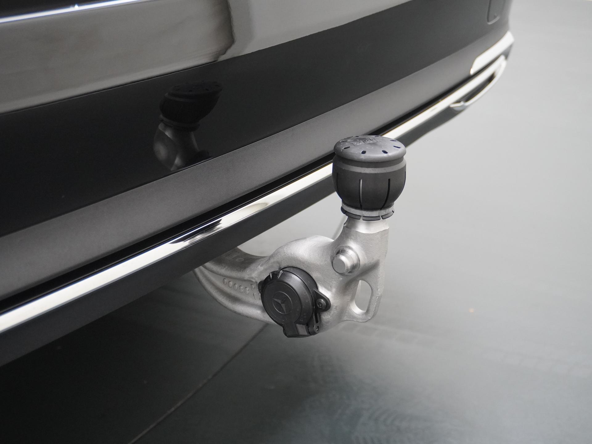 Mercedes-Benz E-Klasse Estate 300 e Exclusive Line 12