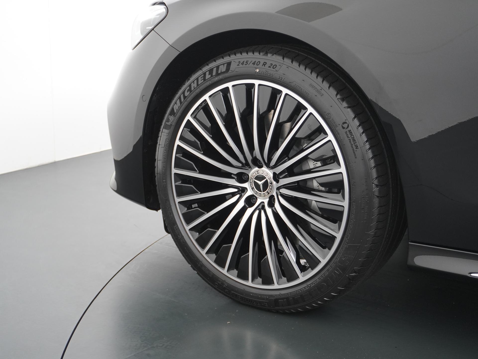 Mercedes-Benz E-Klasse Estate 300 e Exclusive Line 16