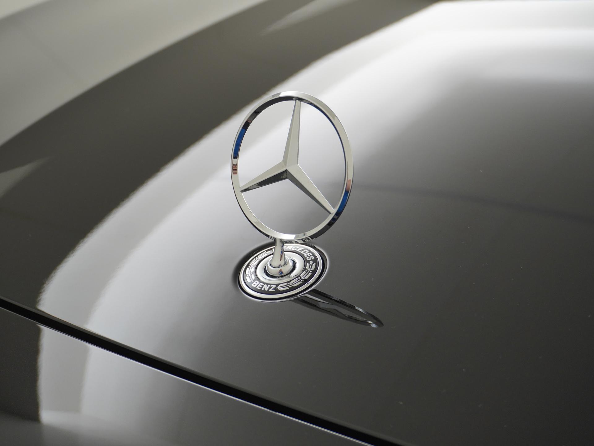 Mercedes-Benz E-Klasse Estate 300 e Exclusive Line 18