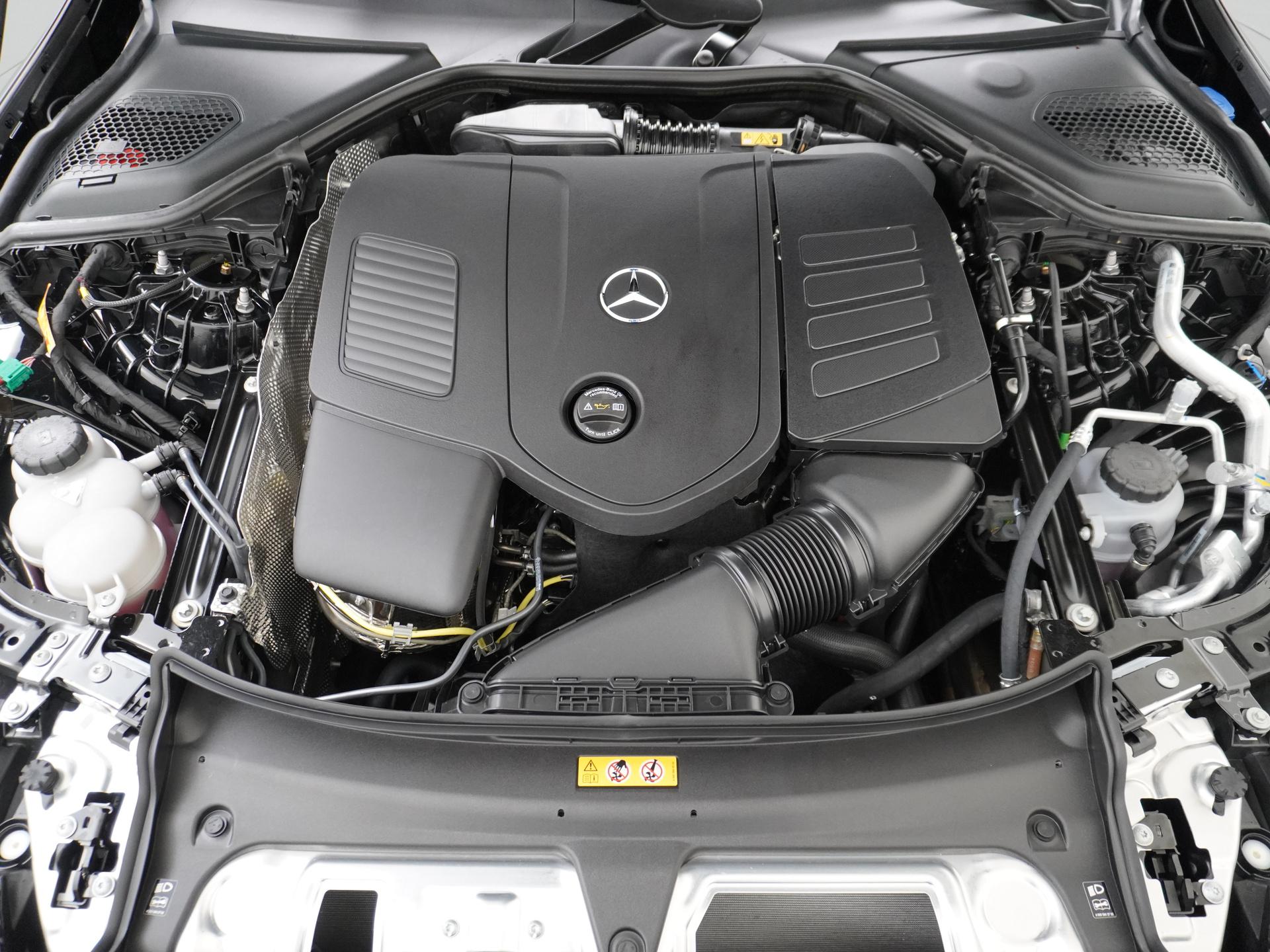 Mercedes-Benz E-Klasse Estate 300 e Exclusive Line 19