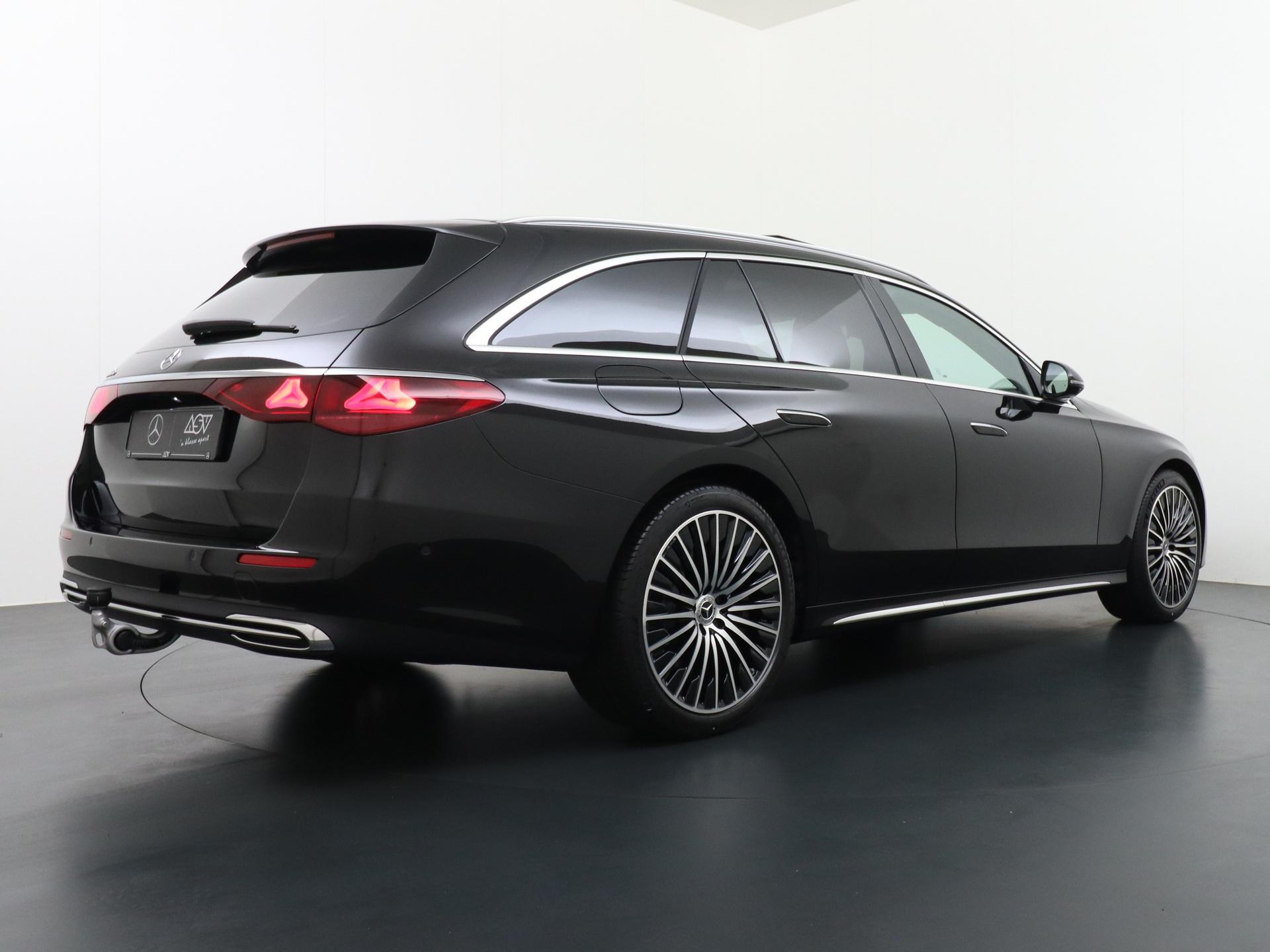Mercedes-Benz E-Klasse Estate 300 e Exclusive Line 4
