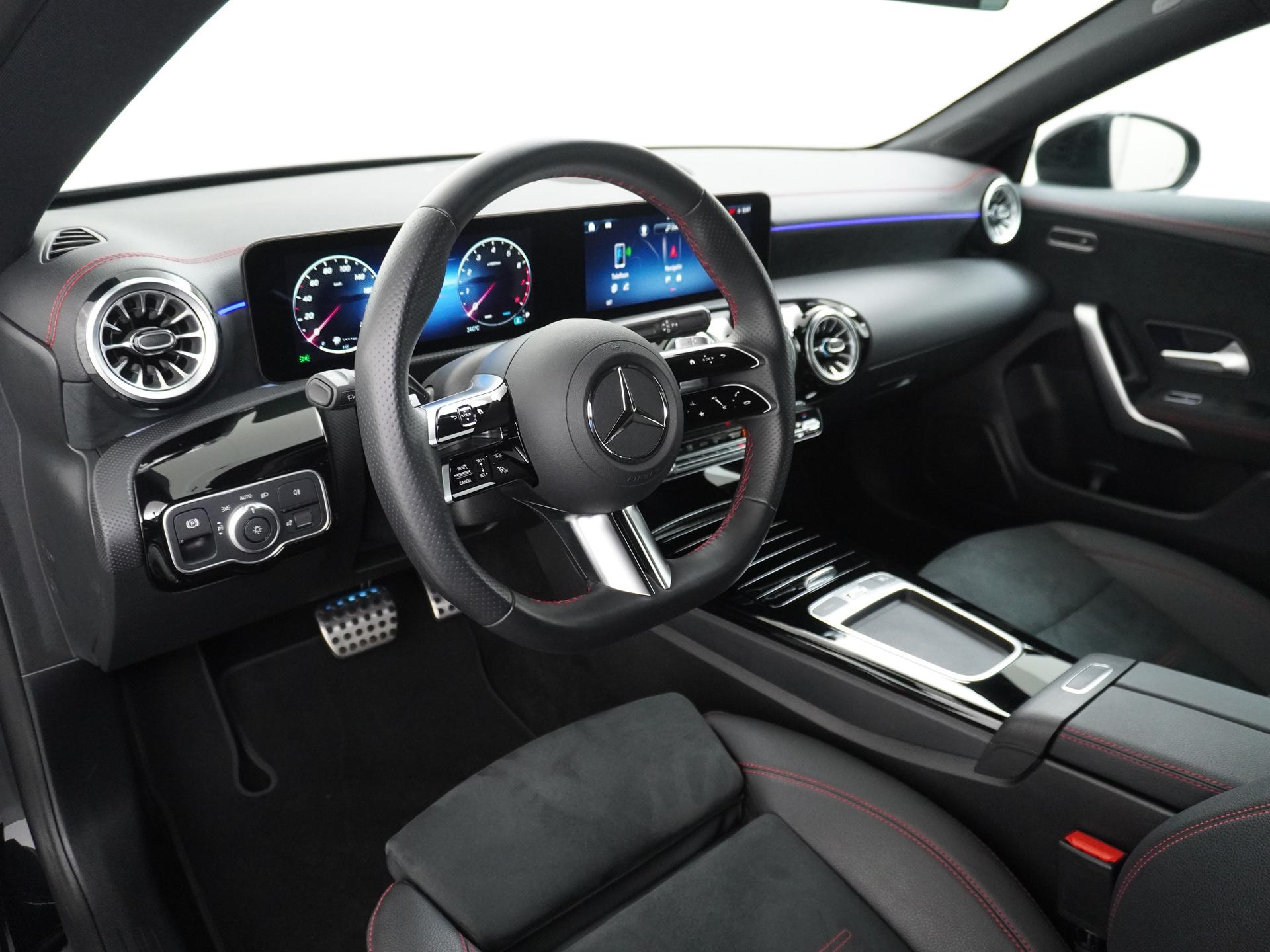 Mercedes-Benz CLA-Klasse 180 AMG Line Star Edition 1