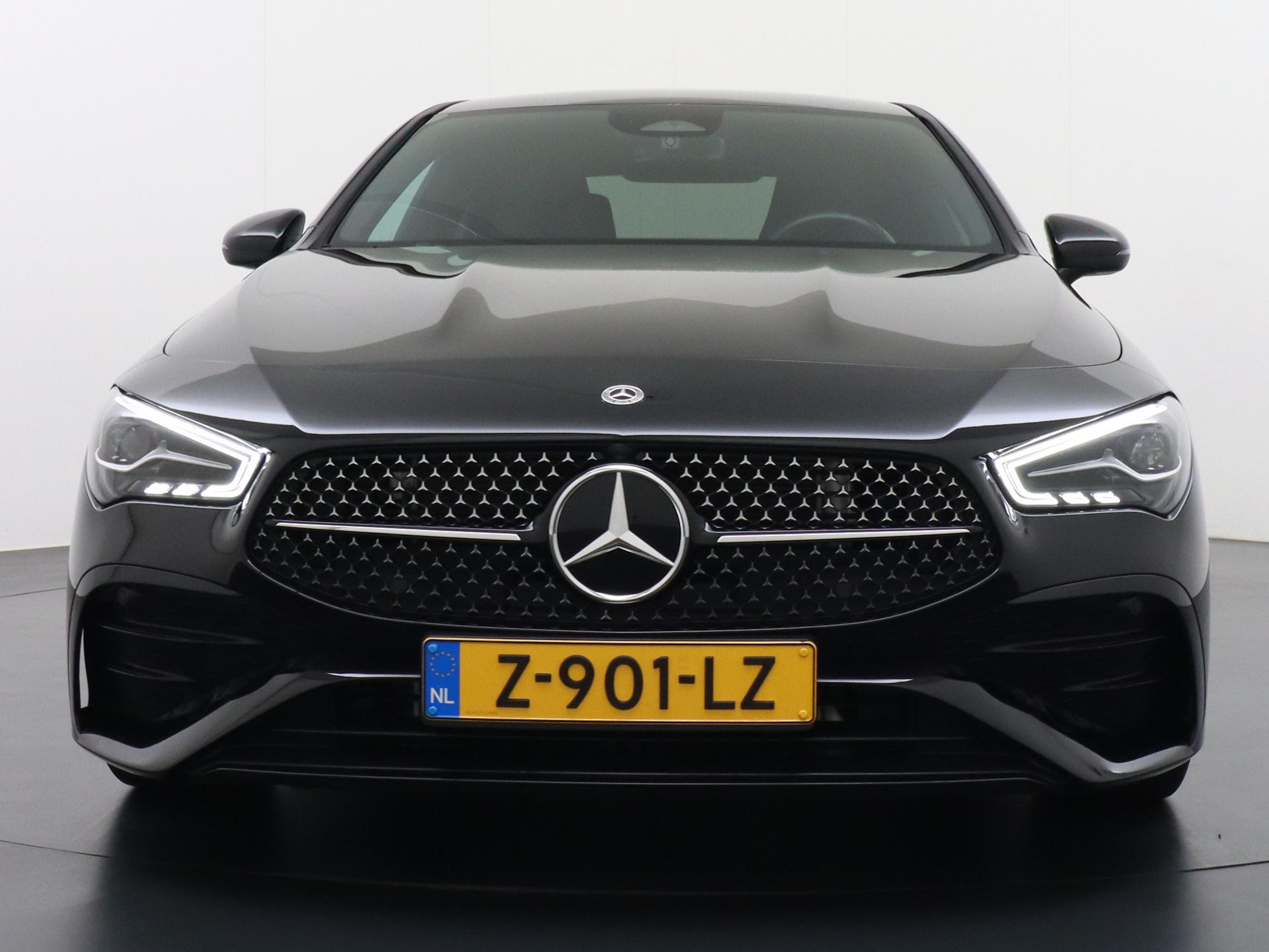 Mercedes-Benz CLA-Klasse 180 AMG Line Star Edition 10