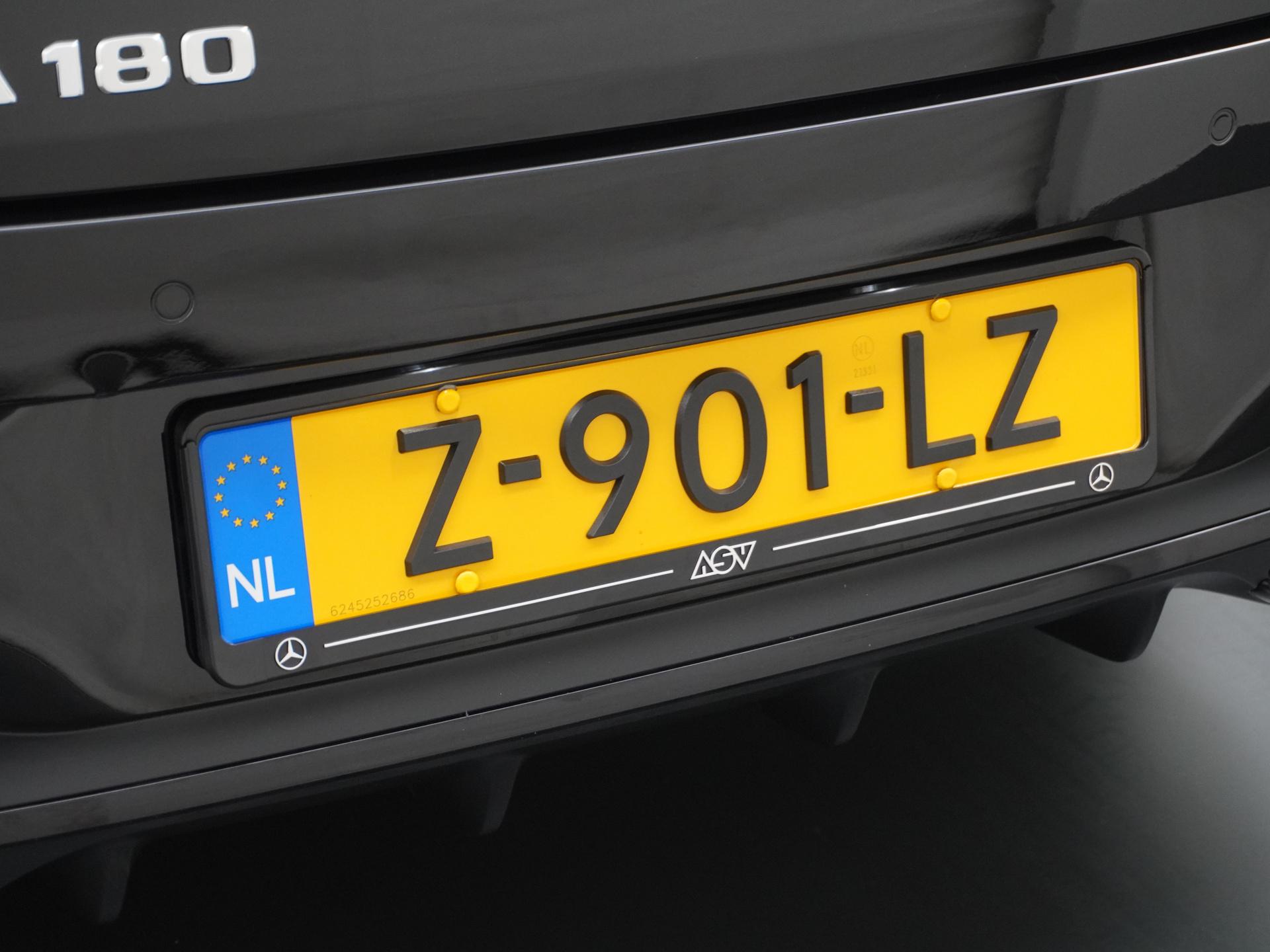 Mercedes-Benz CLA-Klasse 180 AMG Line Star Edition 15