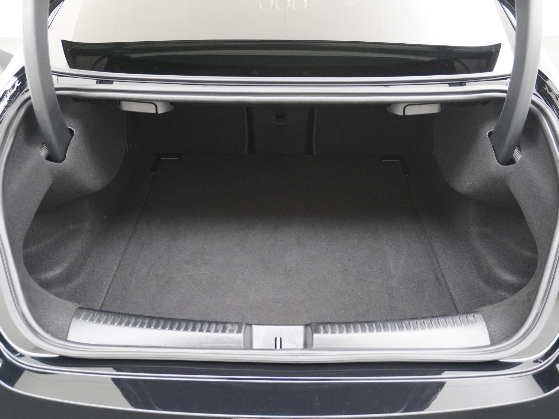 Mercedes-Benz CLA-Klasse 180 AMG Line Star Edition 16