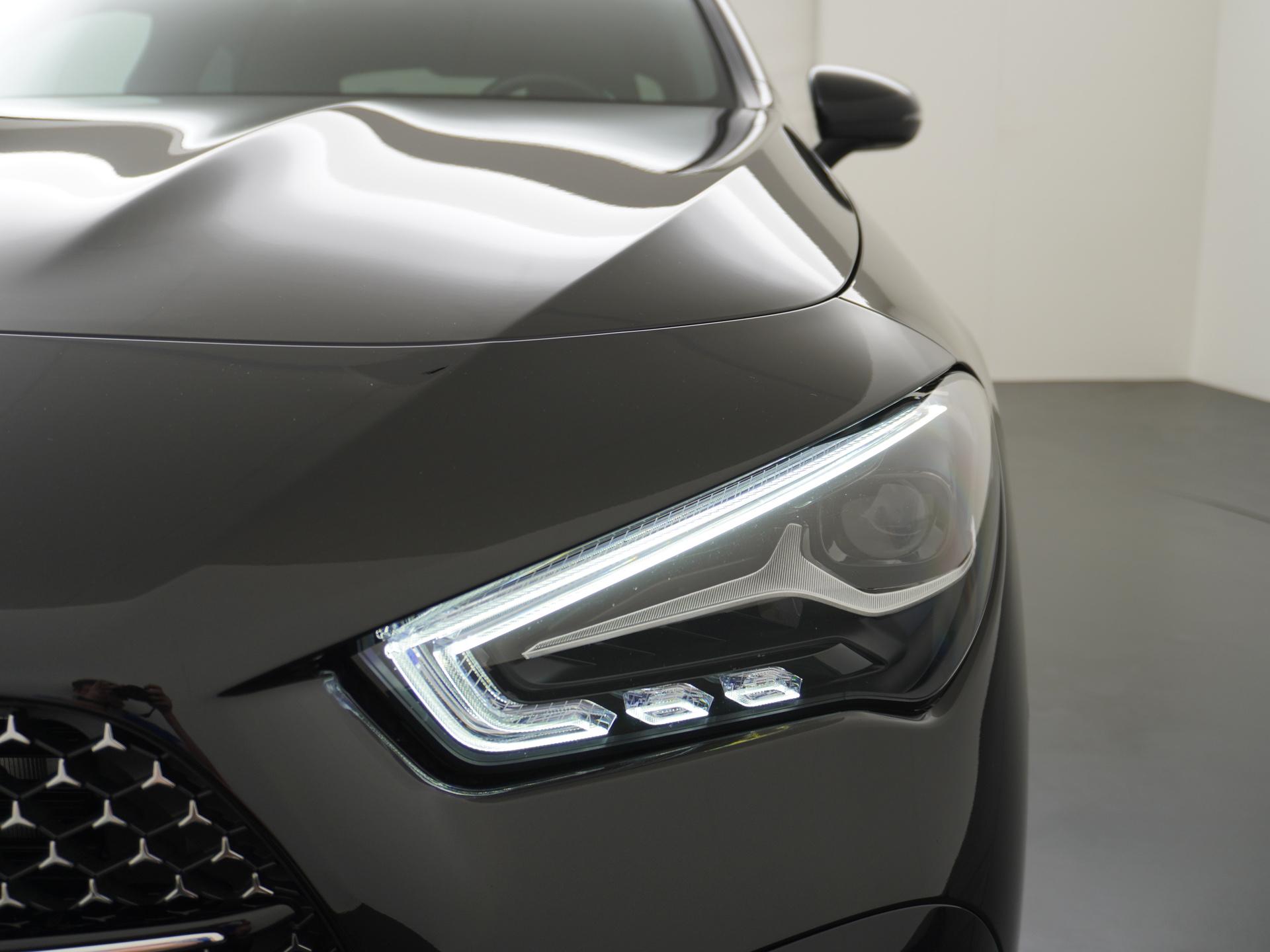 Mercedes-Benz CLA-Klasse 180 AMG Line Star Edition 18