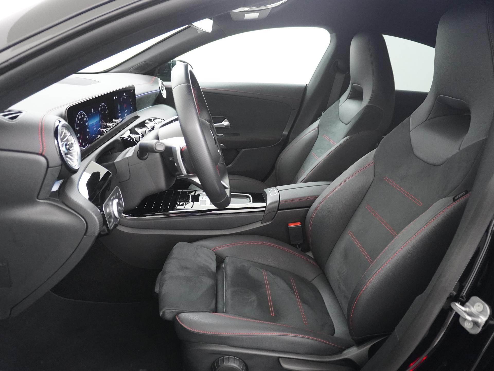 Mercedes-Benz CLA-Klasse 180 AMG Line Star Edition 21