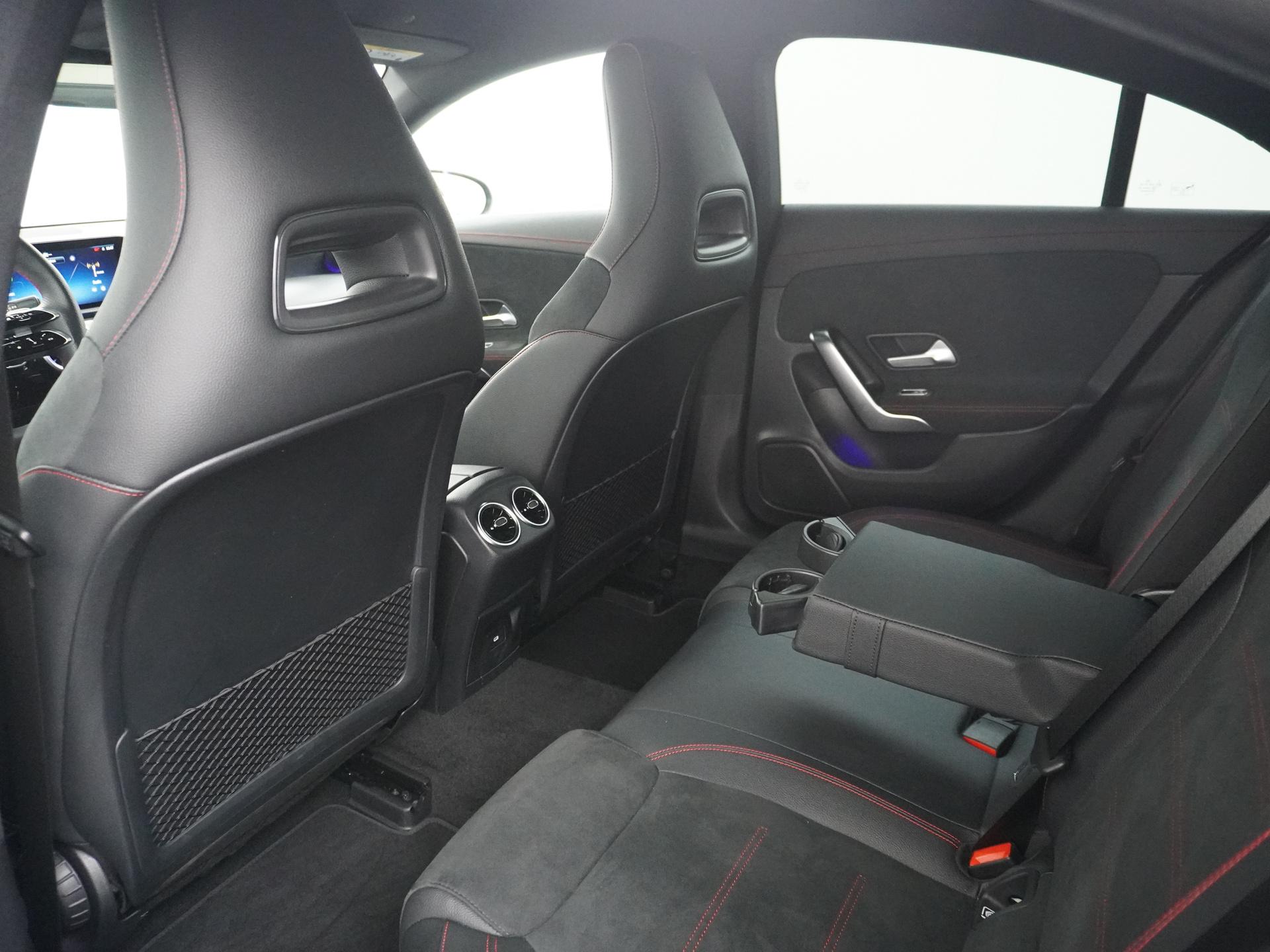 Mercedes-Benz CLA-Klasse 180 AMG Line Star Edition 22