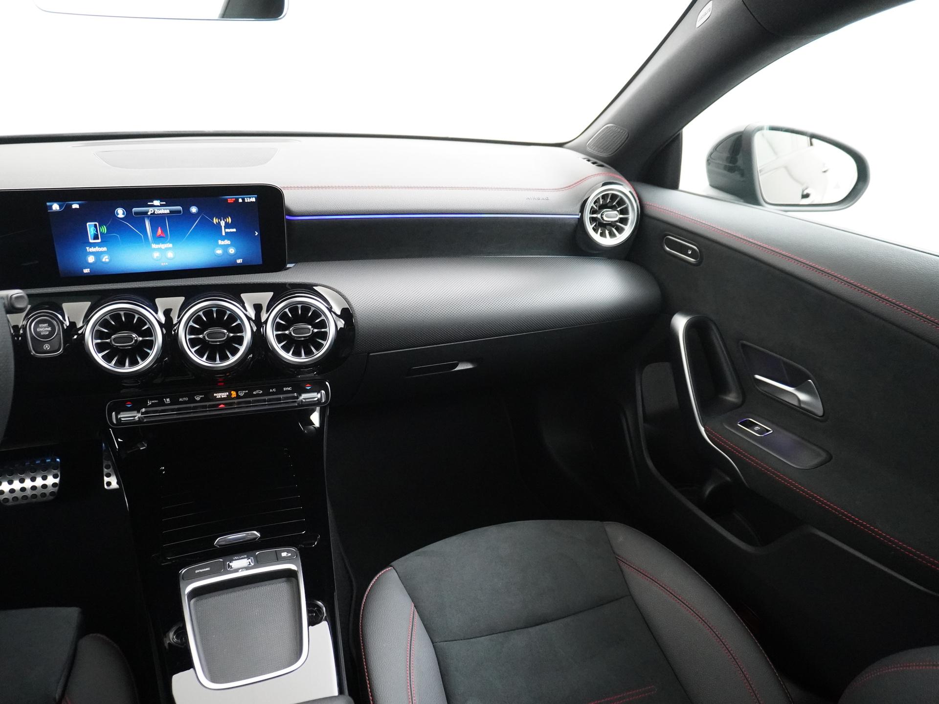 Mercedes-Benz CLA-Klasse 180 AMG Line Star Edition 25