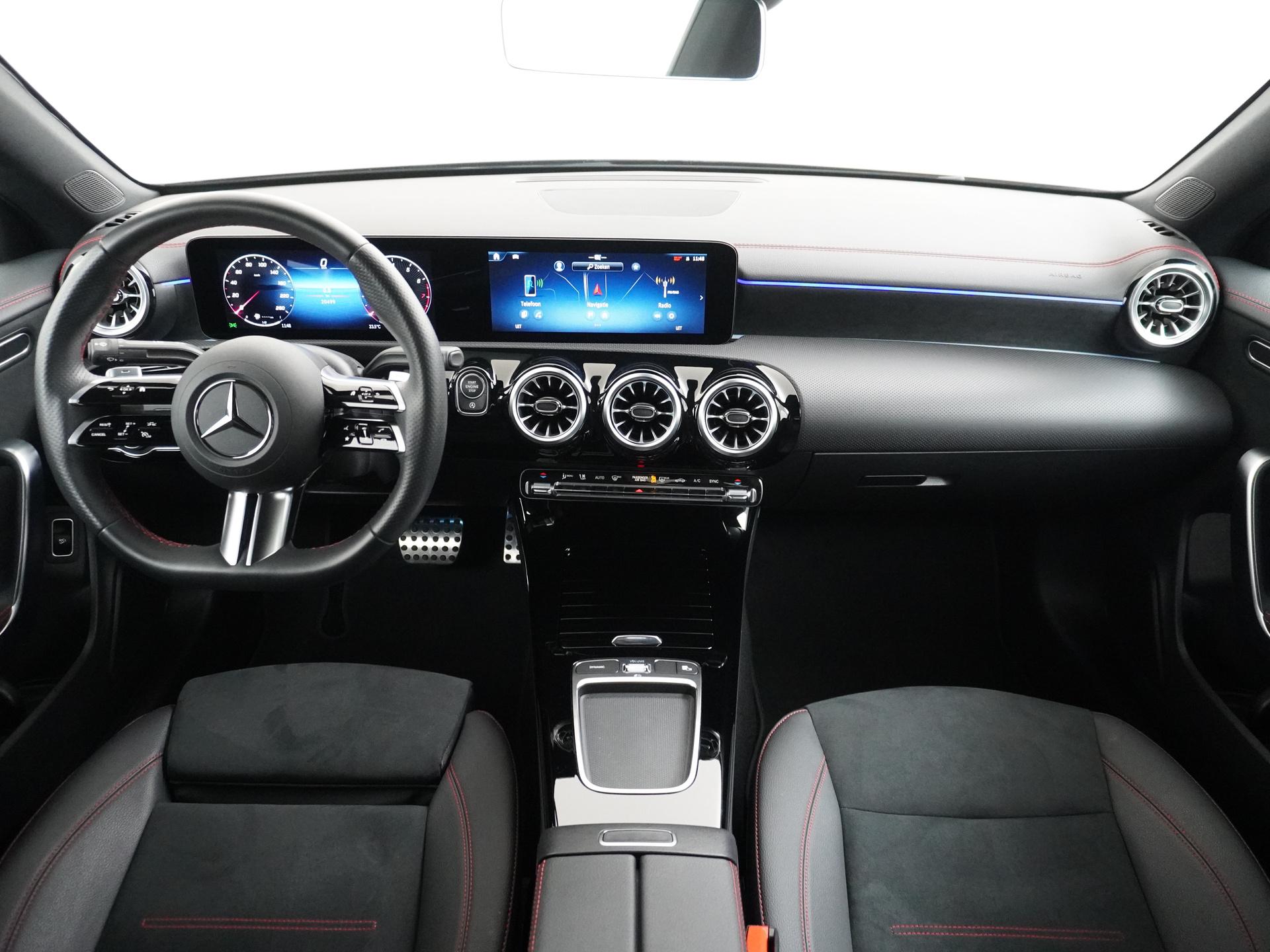 Mercedes-Benz CLA-Klasse 180 AMG Line Star Edition 3