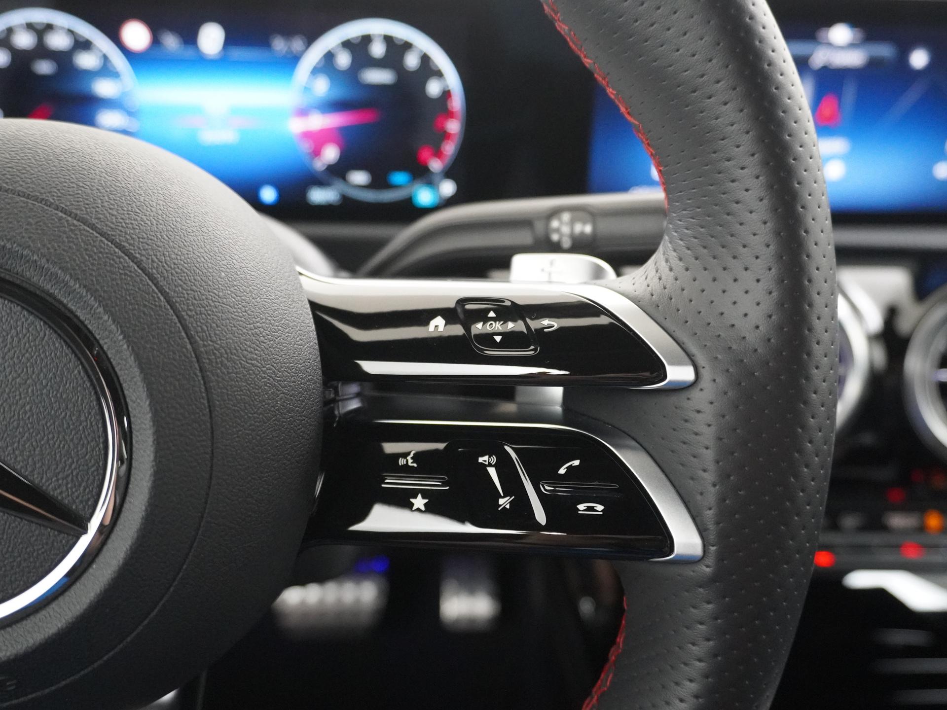 Mercedes-Benz CLA-Klasse 180 AMG Line Star Edition 30