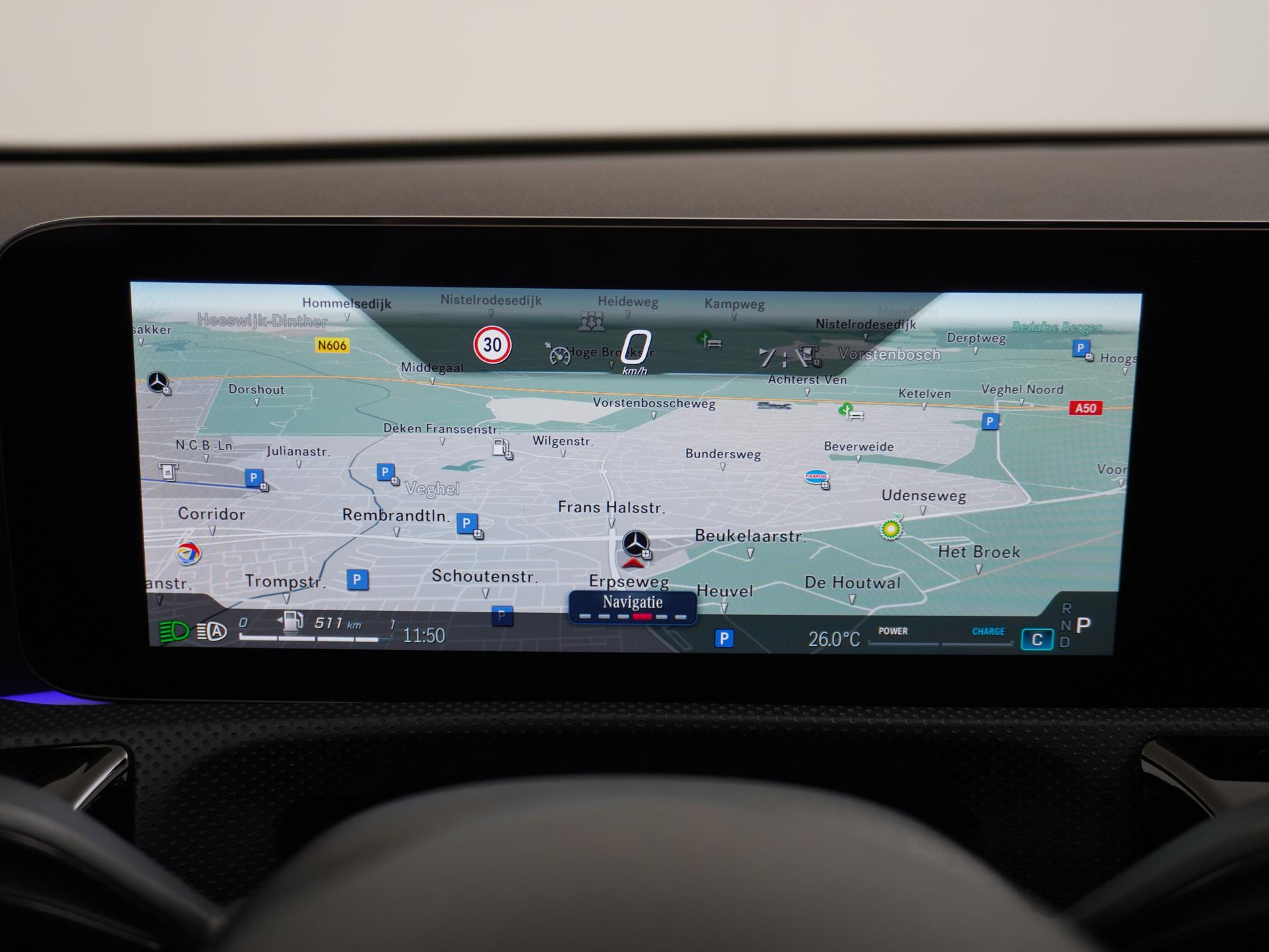 Mercedes-Benz CLA-Klasse 180 AMG Line Star Edition 32