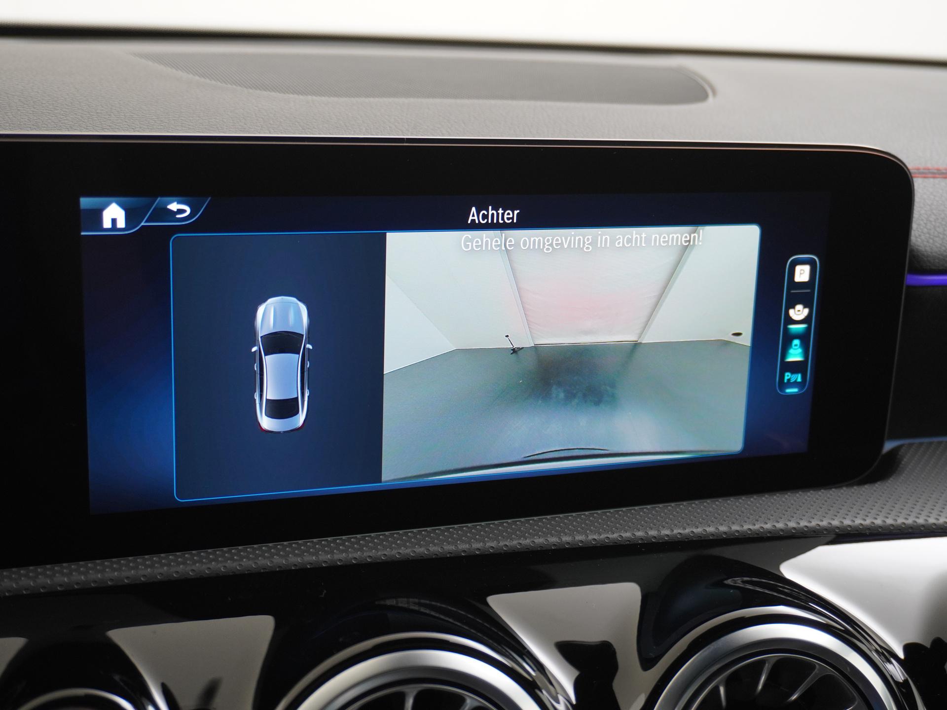 Mercedes-Benz CLA-Klasse 180 AMG Line Star Edition 42