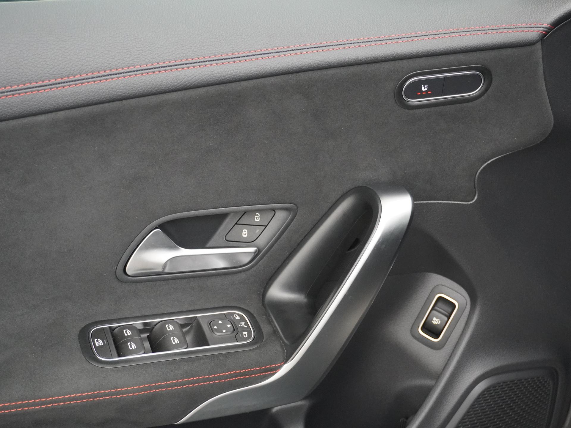 Mercedes-Benz CLA-Klasse 180 AMG Line Star Edition 10