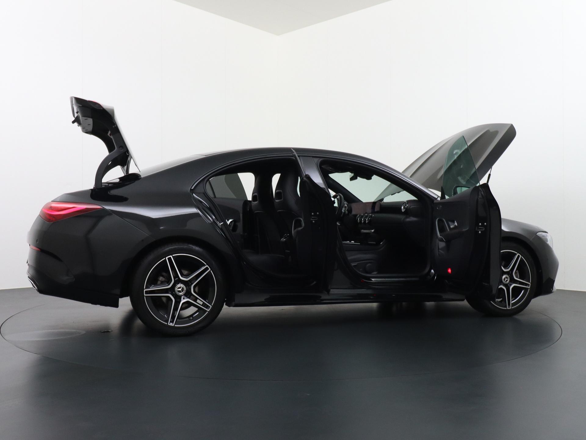 Mercedes-Benz CLA-Klasse 180 AMG Line Star Edition 16