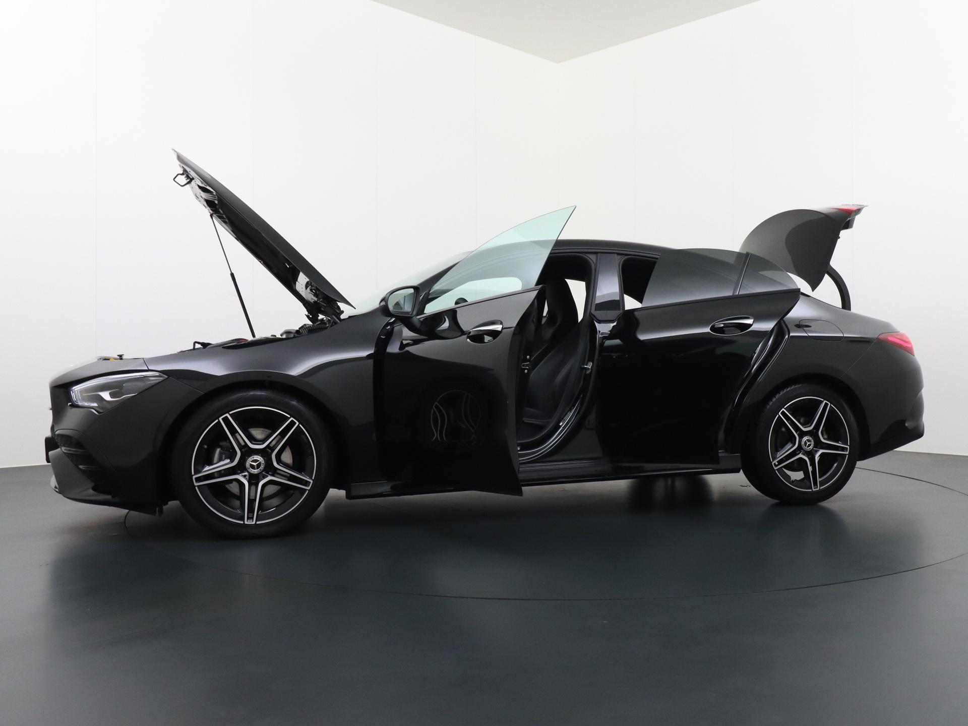 Mercedes-Benz CLA-Klasse 180 AMG Line Star Edition 17