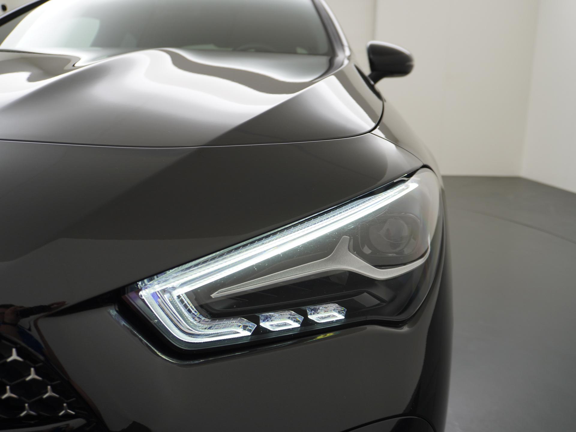 Mercedes-Benz CLA-Klasse 180 AMG Line Star Edition 22