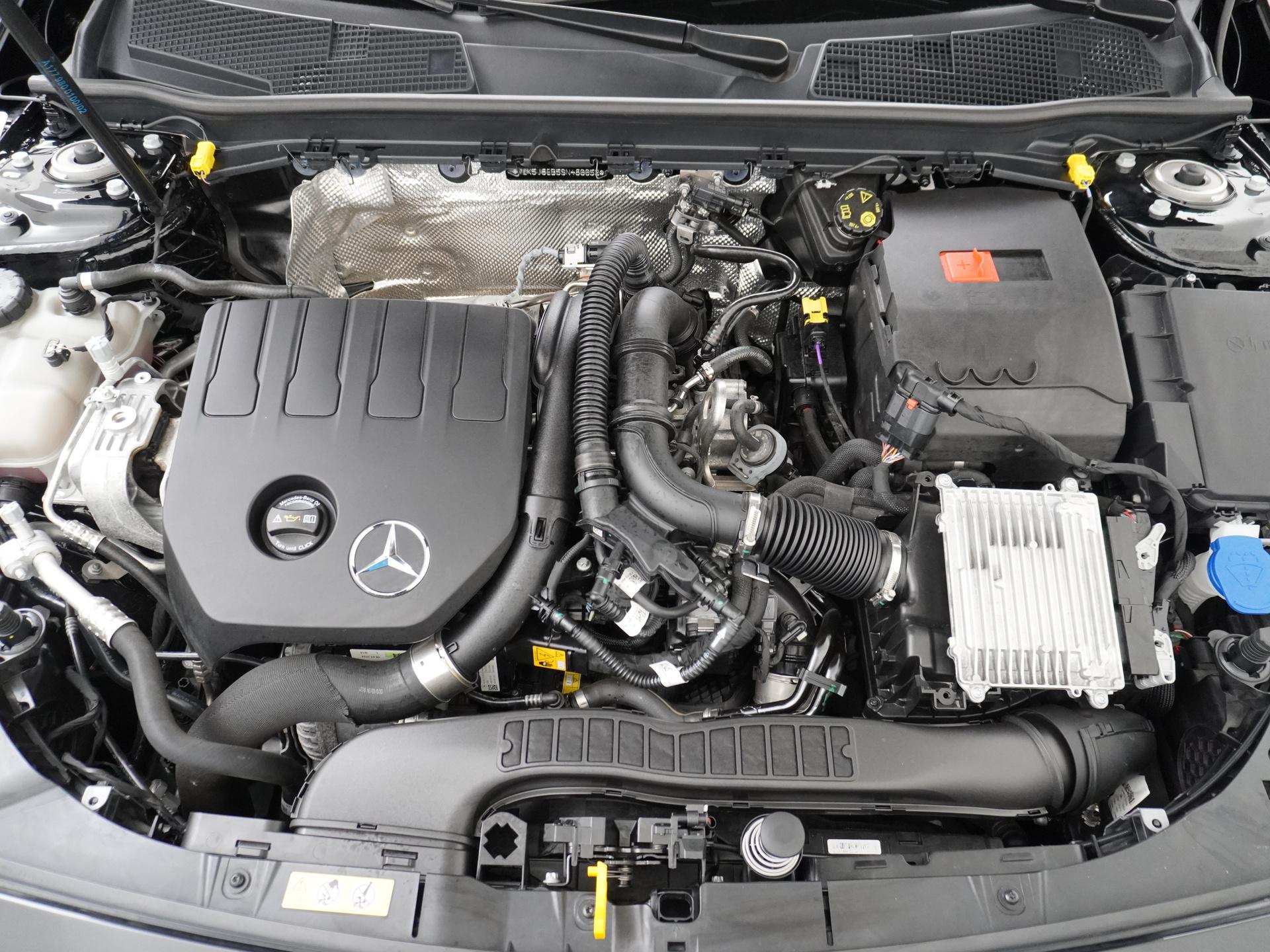 Mercedes-Benz CLA-Klasse 180 AMG Line Star Edition 23