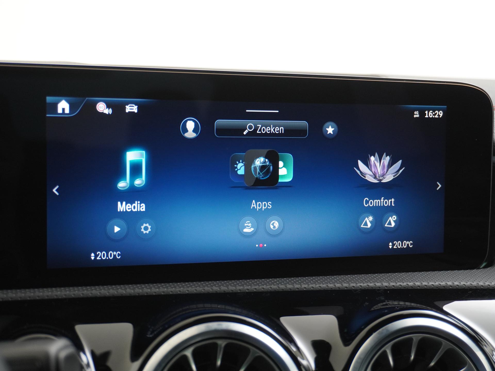 Mercedes-Benz CLA-Klasse 180 AMG Line Star Edition 38