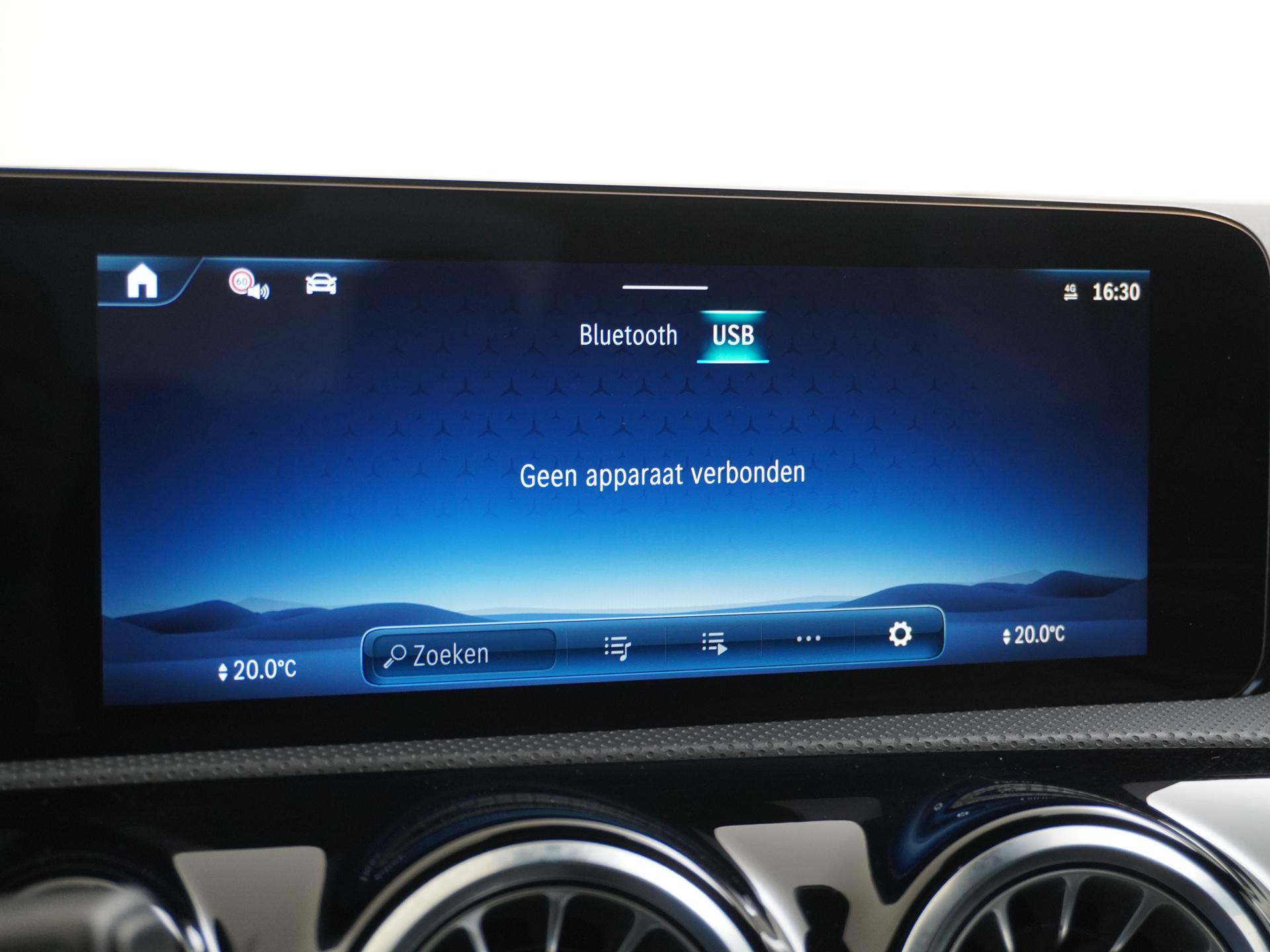 Mercedes-Benz CLA-Klasse 180 AMG Line Star Edition 42