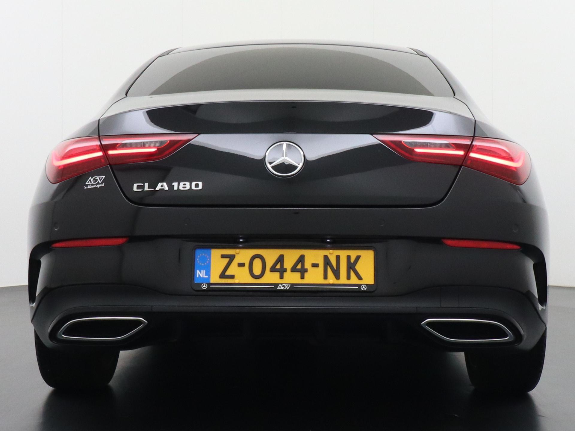 Mercedes-Benz CLA-Klasse 180 AMG Line Star Edition 6