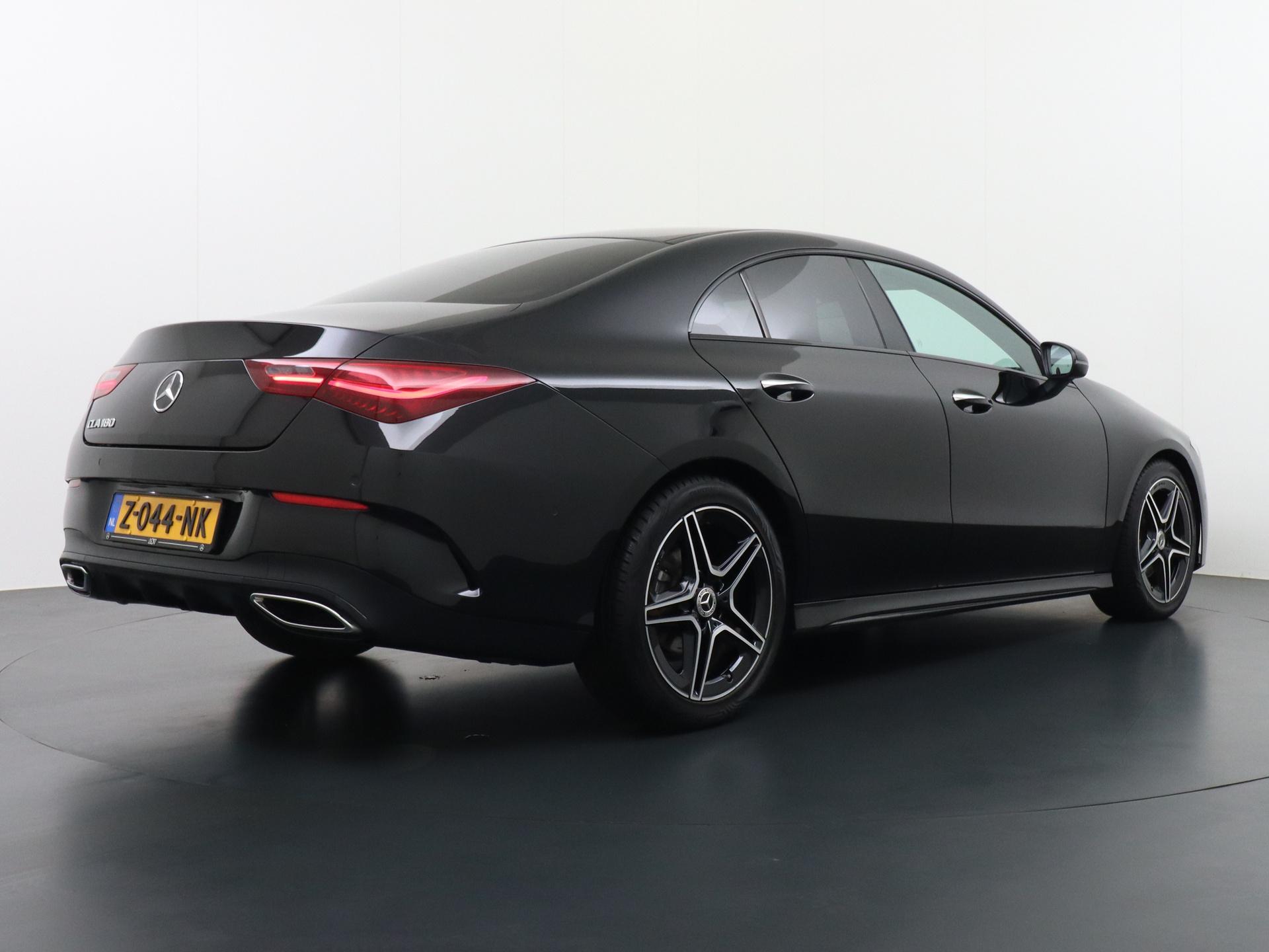 Mercedes-Benz CLA-Klasse 180 AMG Line Star Edition 8