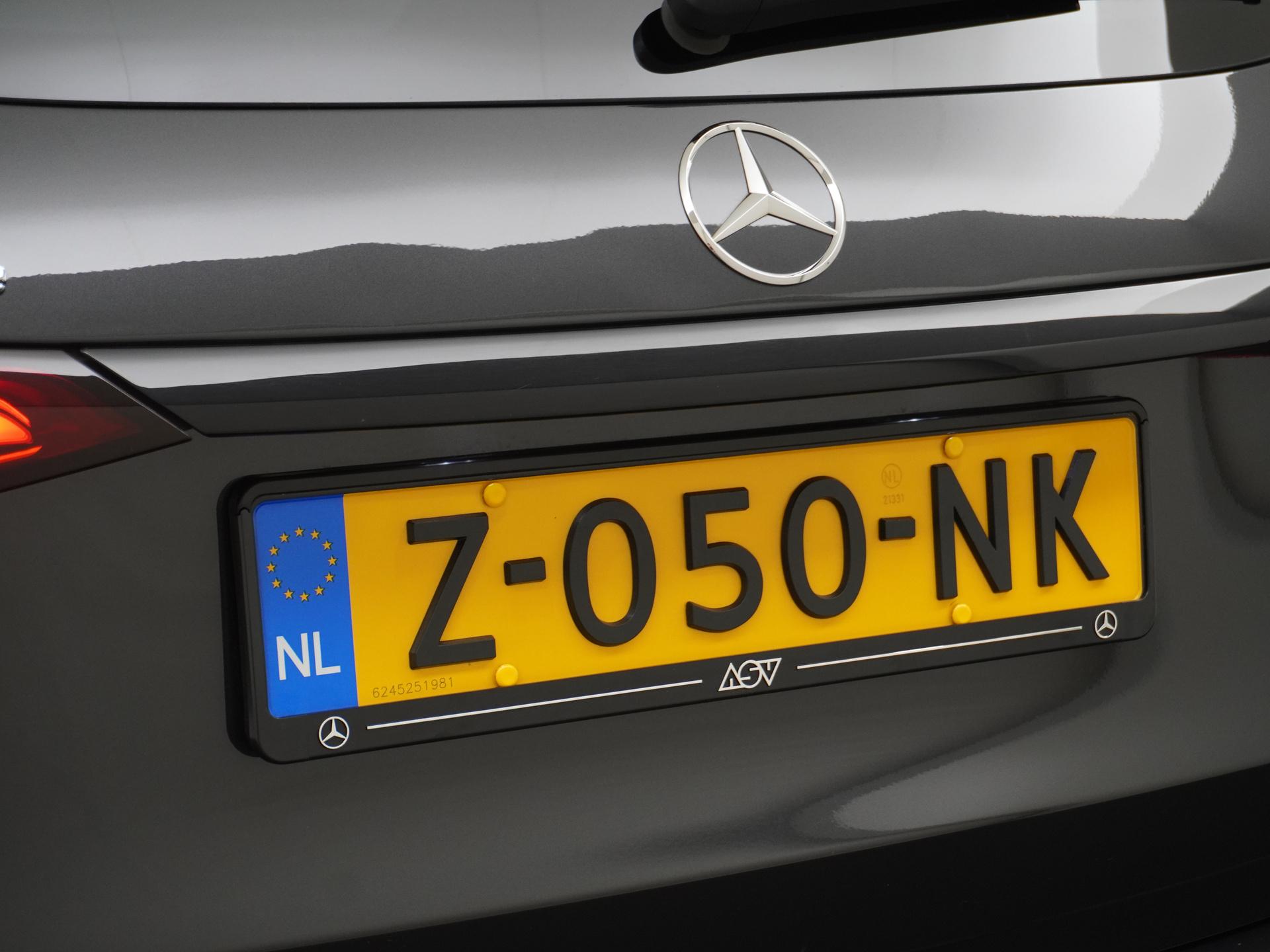 Mercedes-Benz GLC 300e 4MATIC AMG Line 19