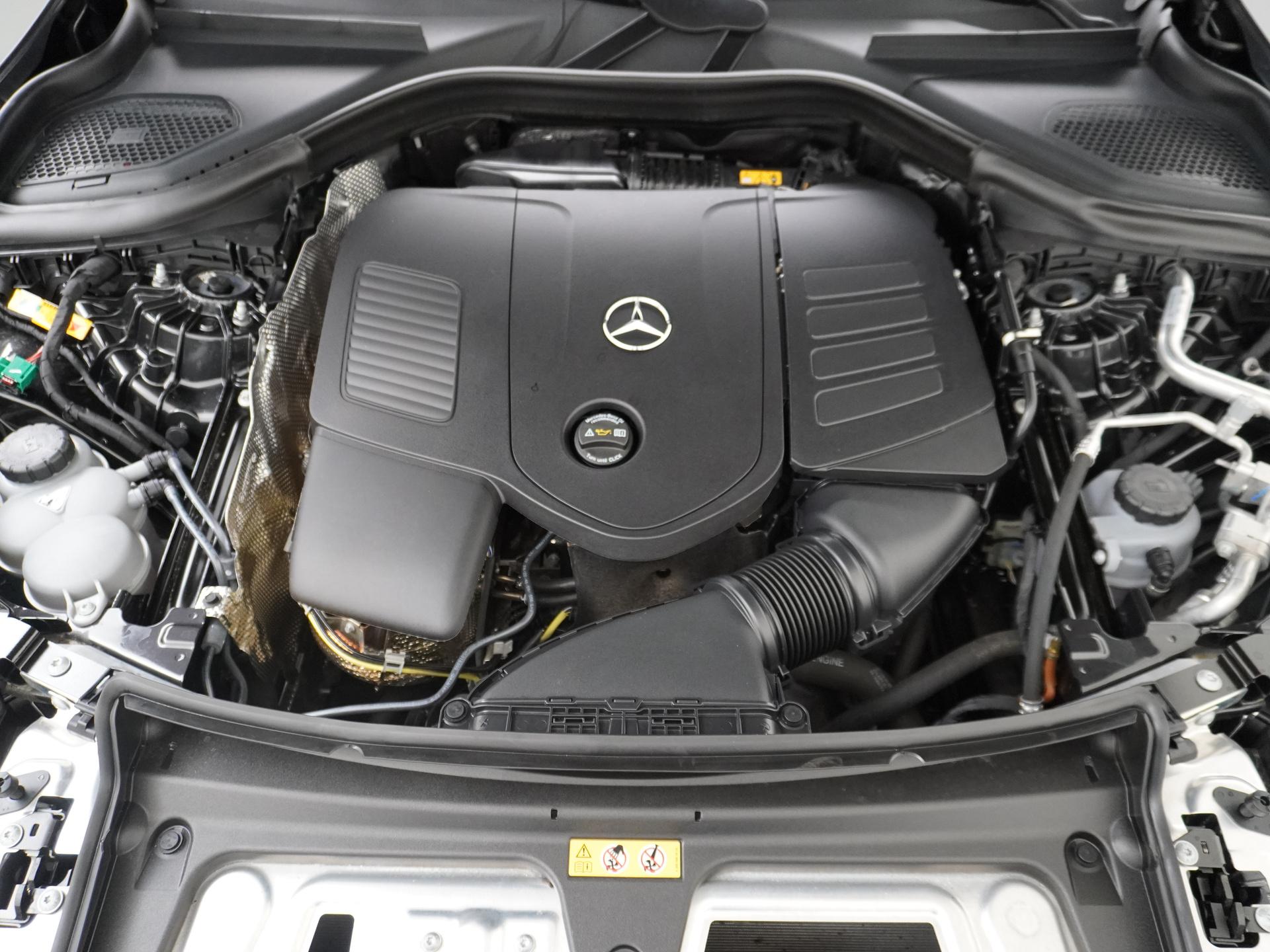 Mercedes-Benz GLC 300e 4MATIC AMG Line 25