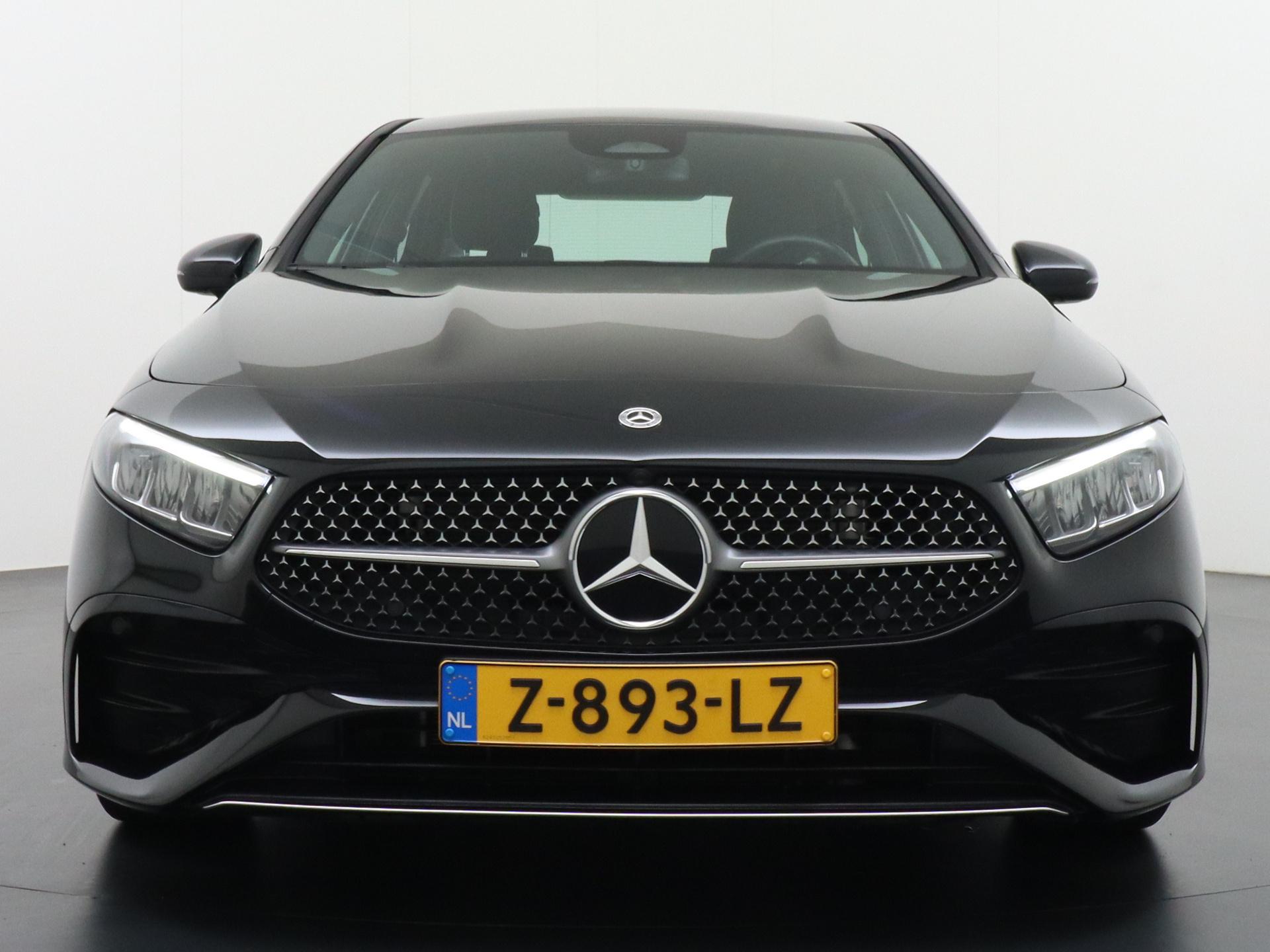 Mercedes-Benz A-Klasse 180 AMG Line Star Edition 13